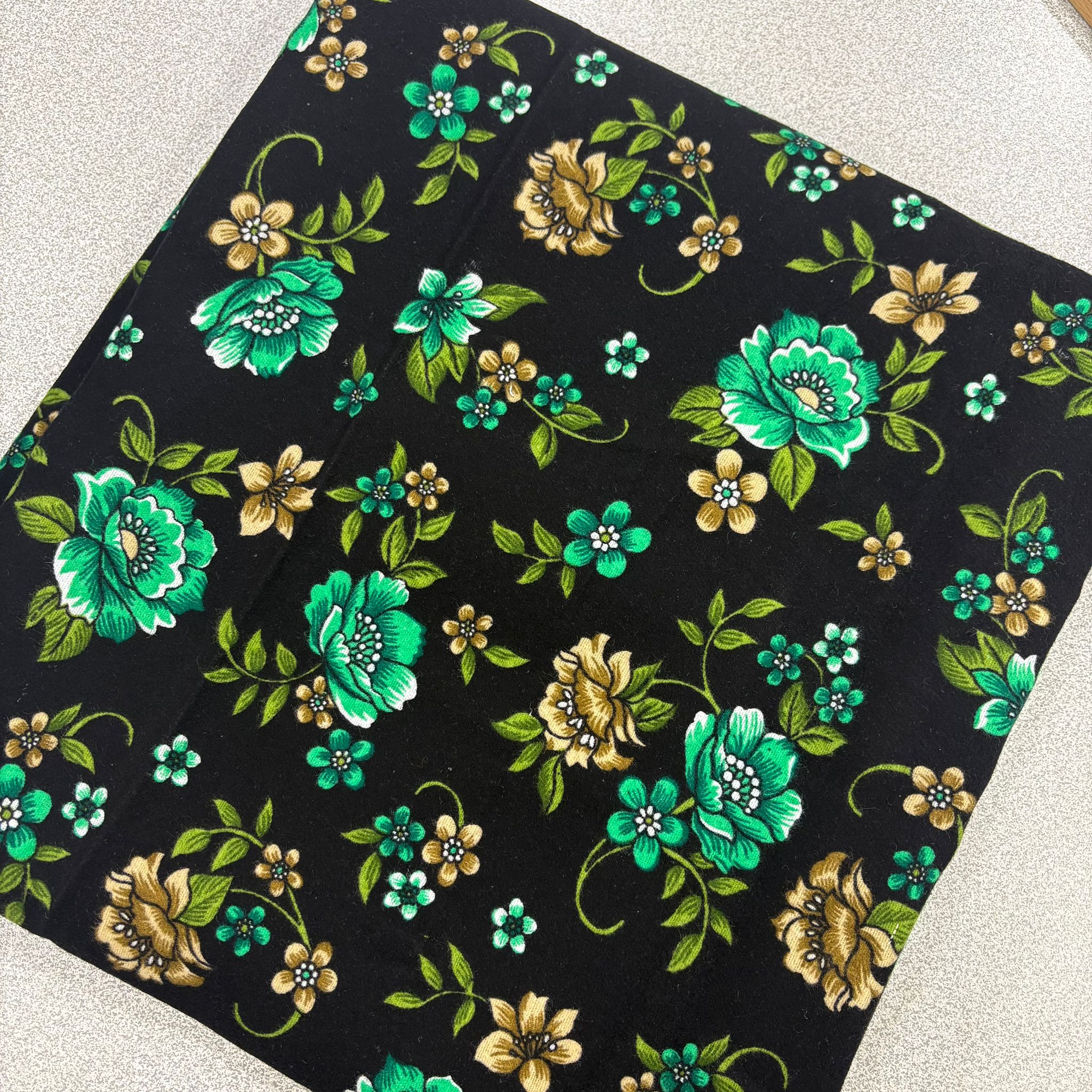 Desenli No:98 100*90 cm Parça Divitin Pazen Kumaş