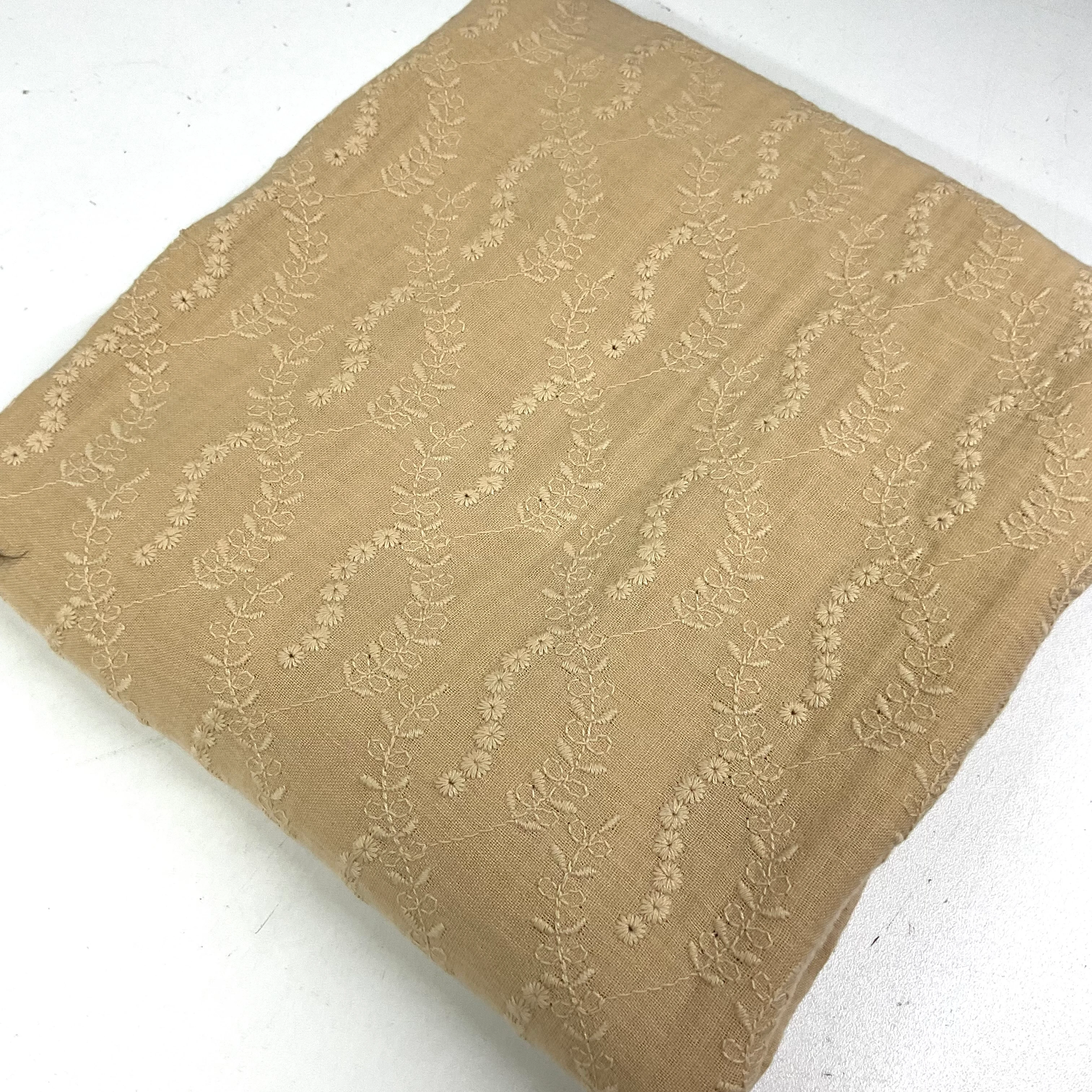 Bej Nakışlı 80*150 cm Parça Bürümcük Müslin Kumaş