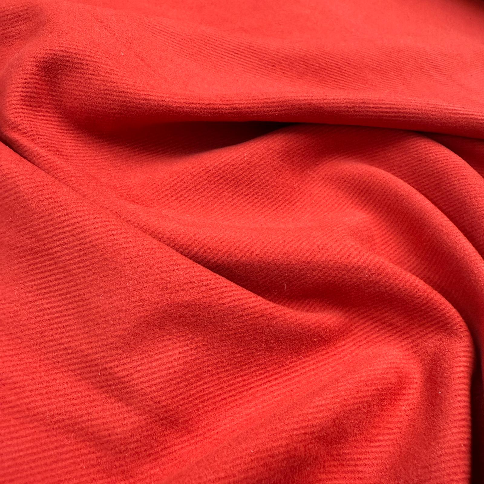 İngiliz Yünlü Gabardin Dokulu Narçiçeği Kırmızı Kaşe Kumaş