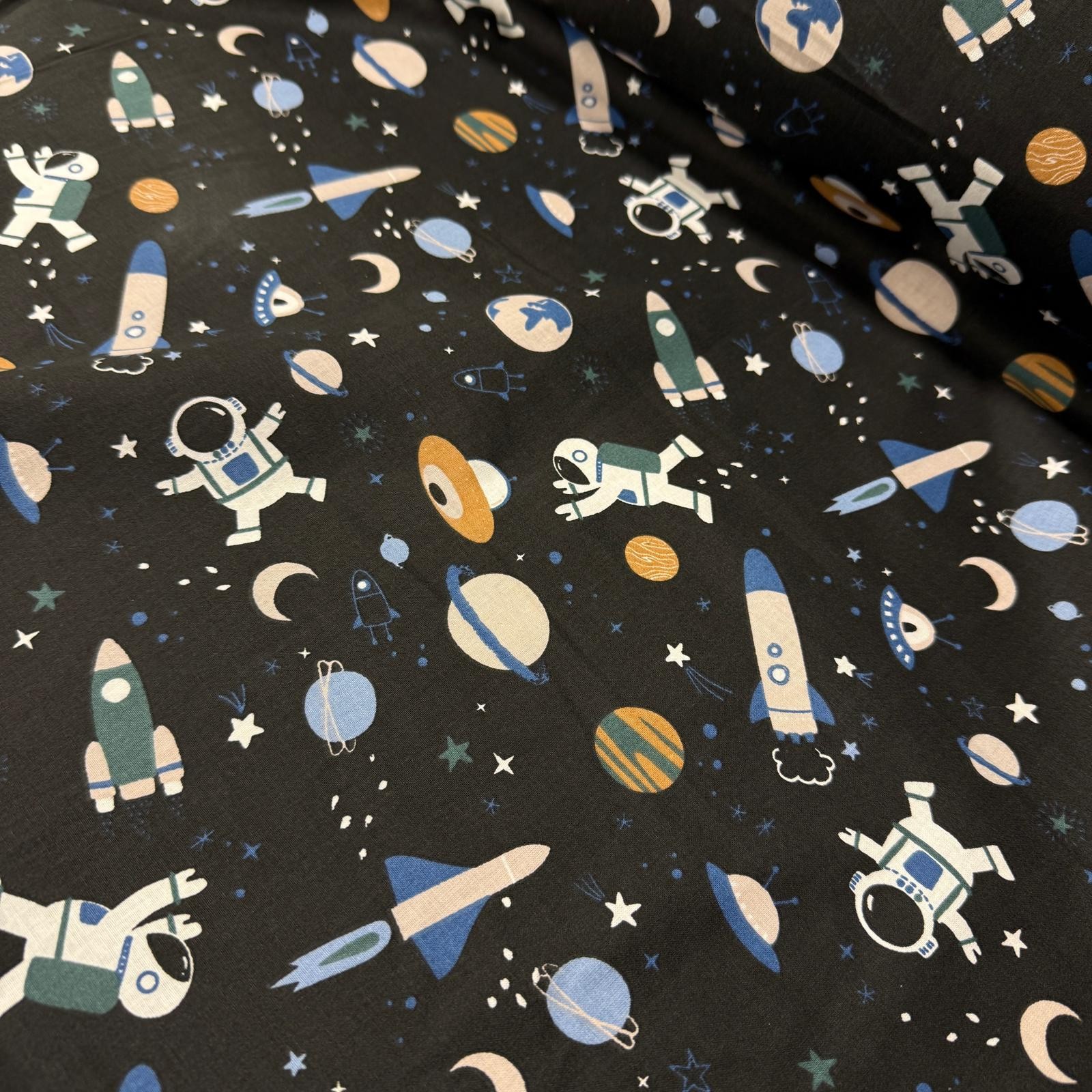 Defolu Astronot ve Gezegenler Premium Poplin Kumaş