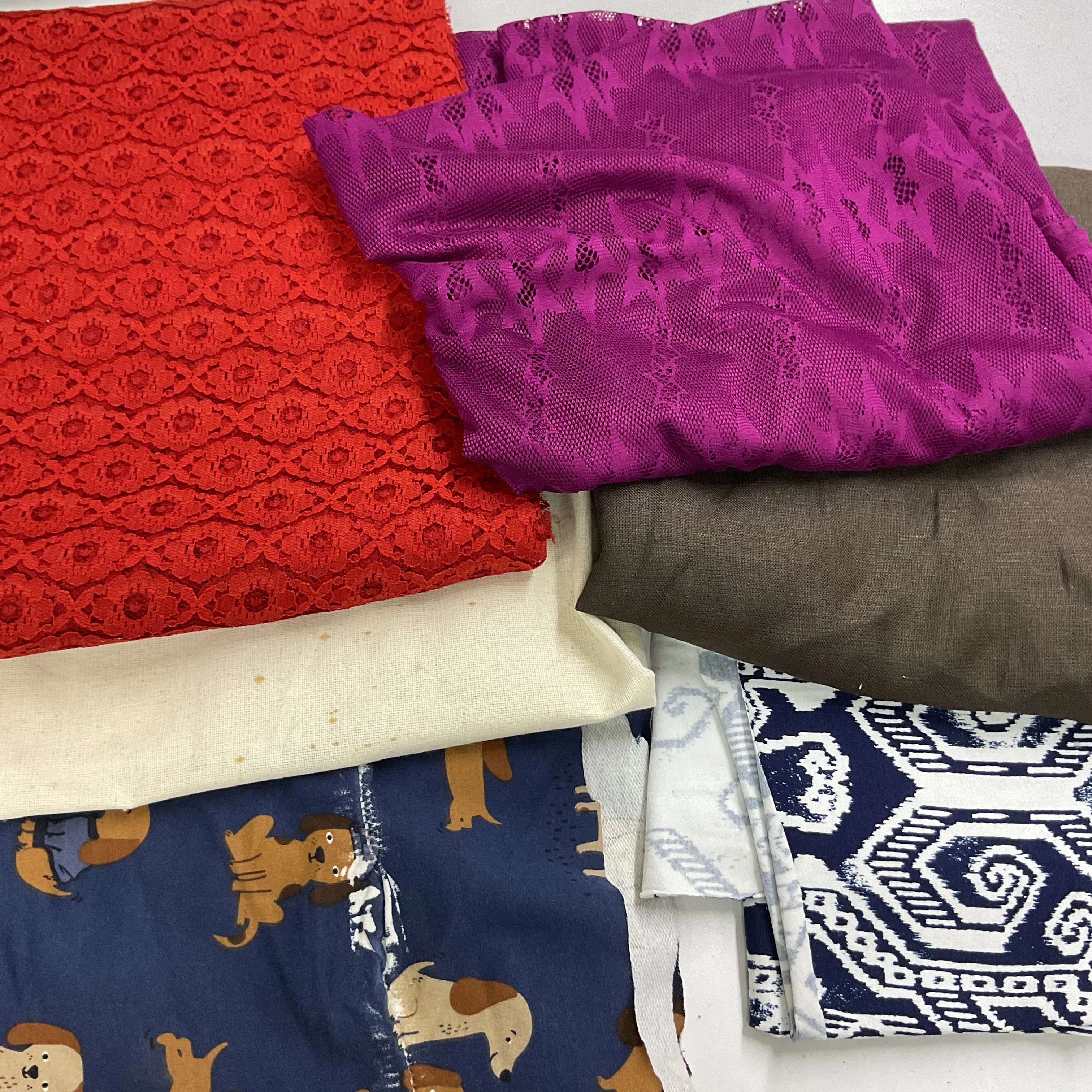 No:5 Defolu Karışık Parça Kumaşlar 1000 gr