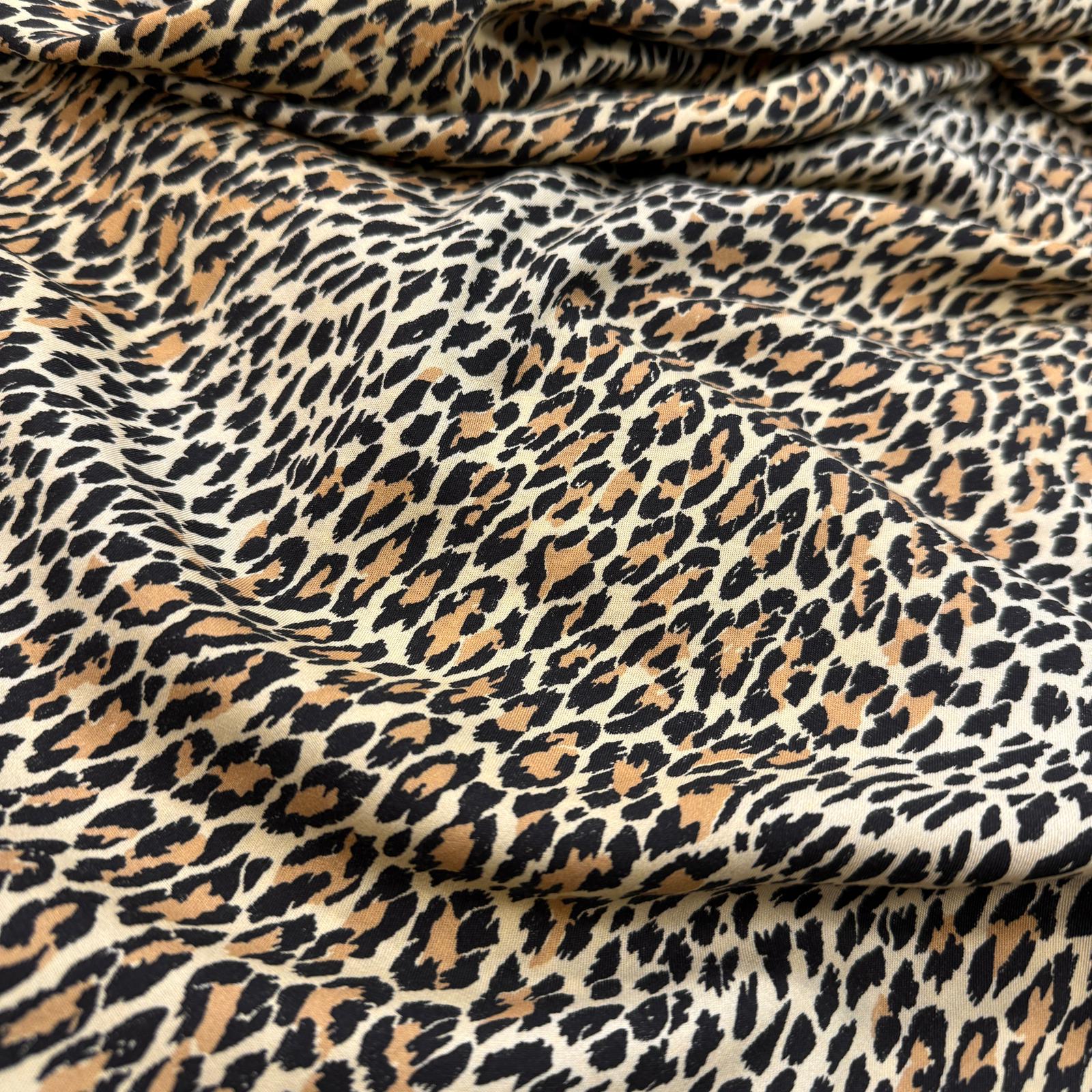 Kampanyalı Leopar Derisi Viskon Kumaş