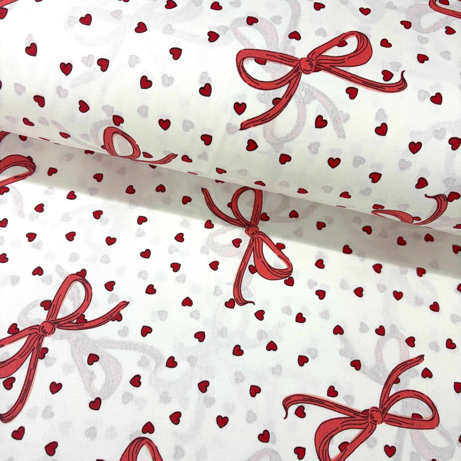 Kalpli Fiyonklar Poplin Kumaş