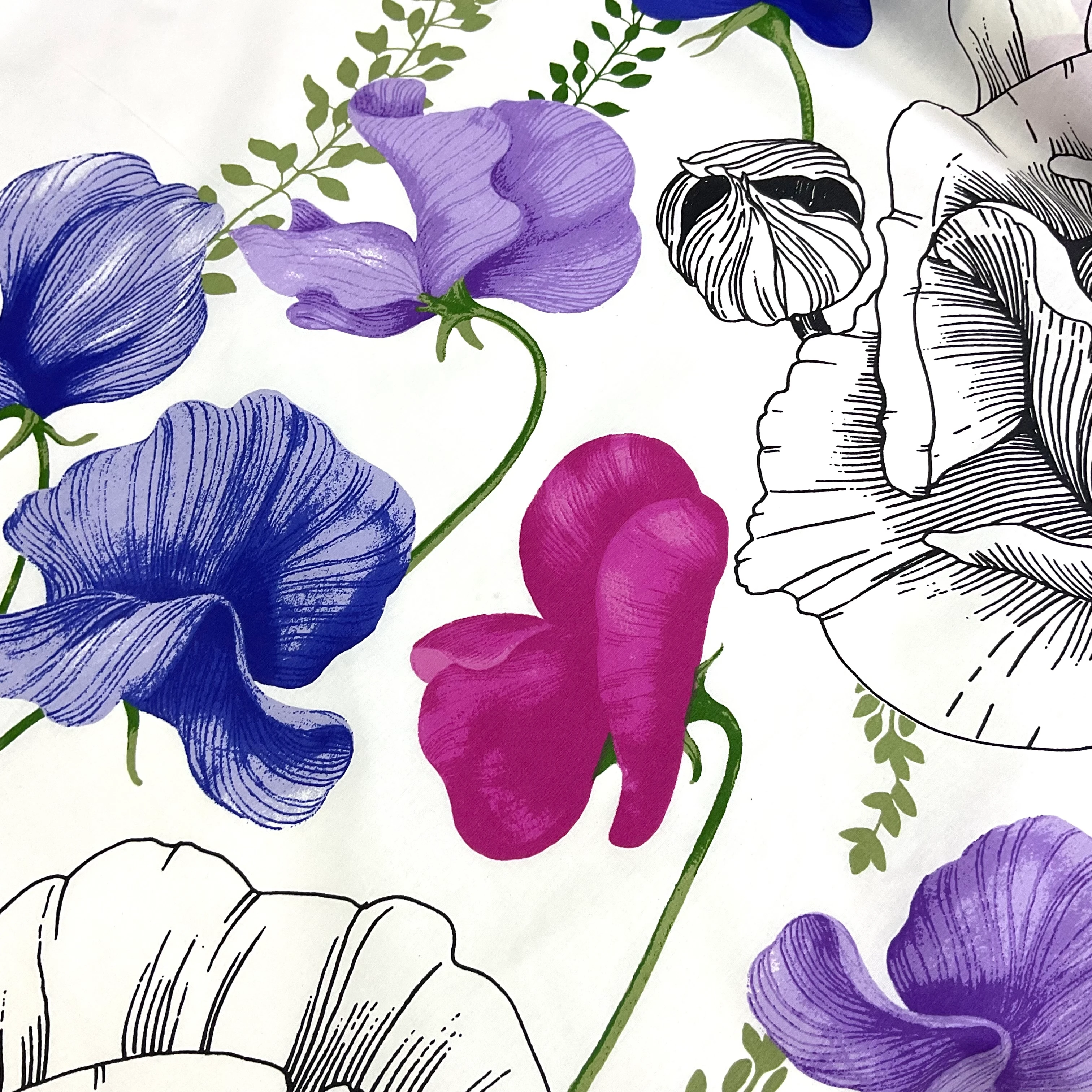 Fuşya Çiçekler Sert Poplin Kumaş