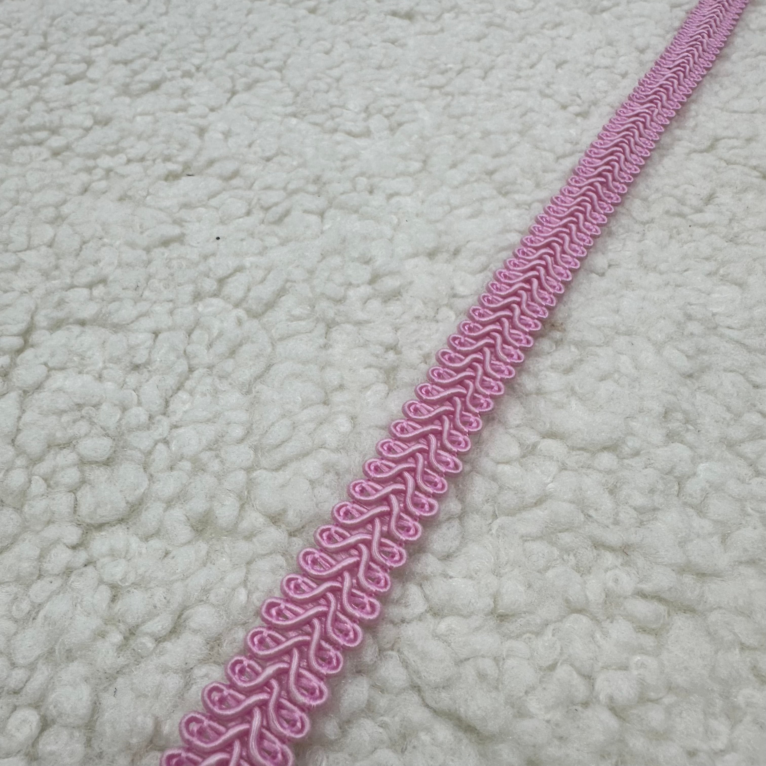 Pembe Örgülü Su Taşı