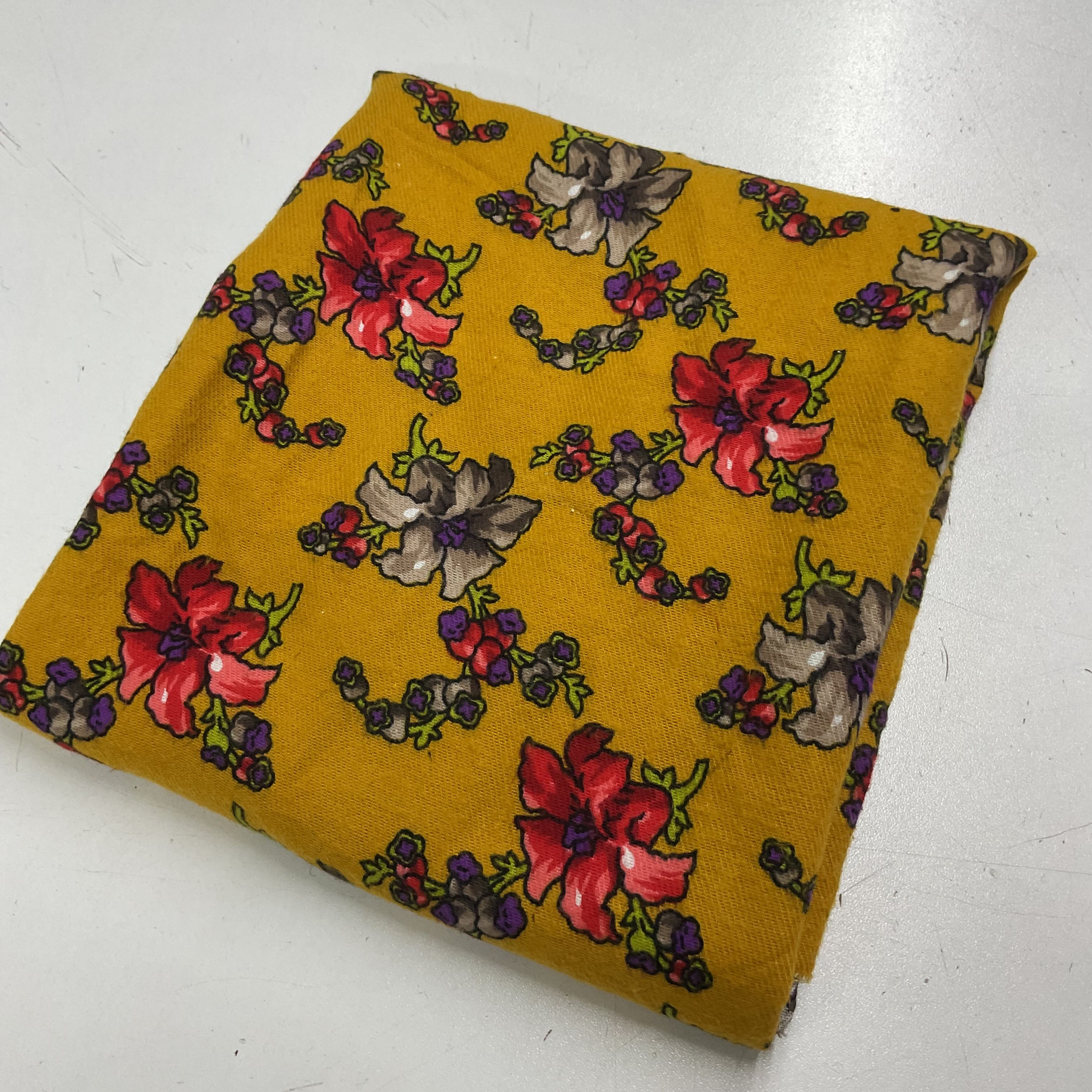 Hardal Çiçek 60*135 Cm Parça Divitin Pazen Kumaş