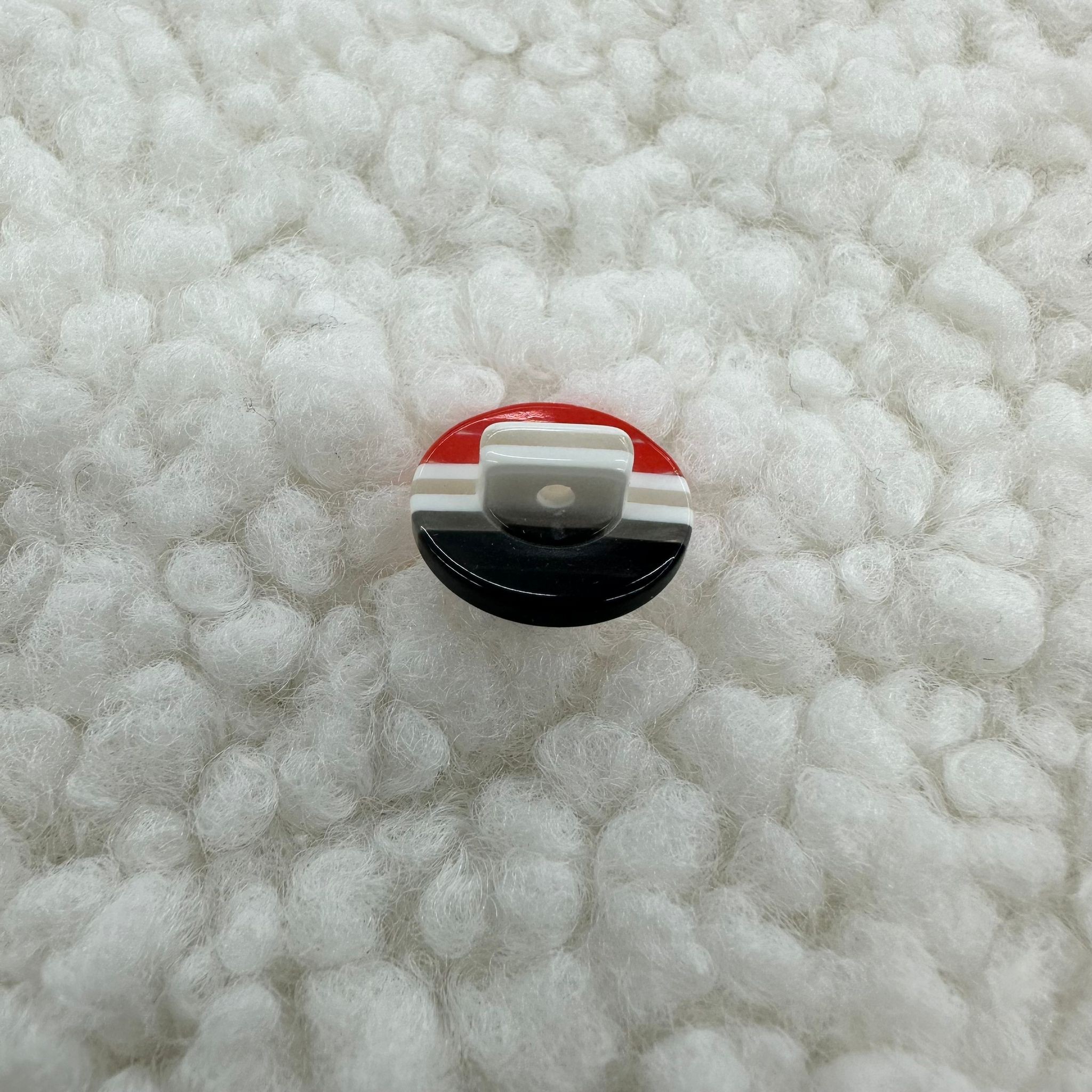 Siyah Beyaz Kırmızı Şeffaf Yuvarlak Akrilik Düğme