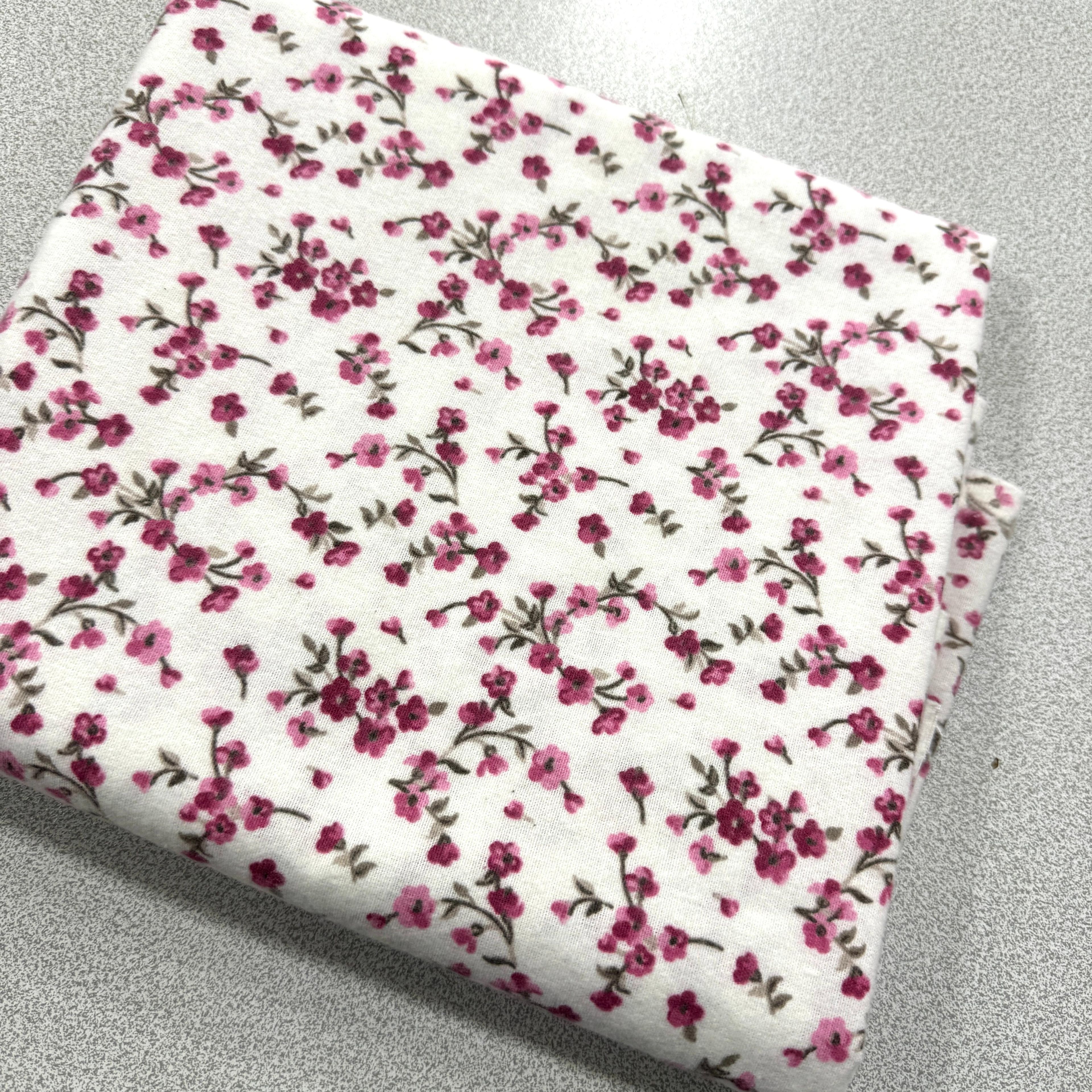 Beyaz Pembe Çiçekler 200*90 Cm Parça Divitin Pazen Kumaş