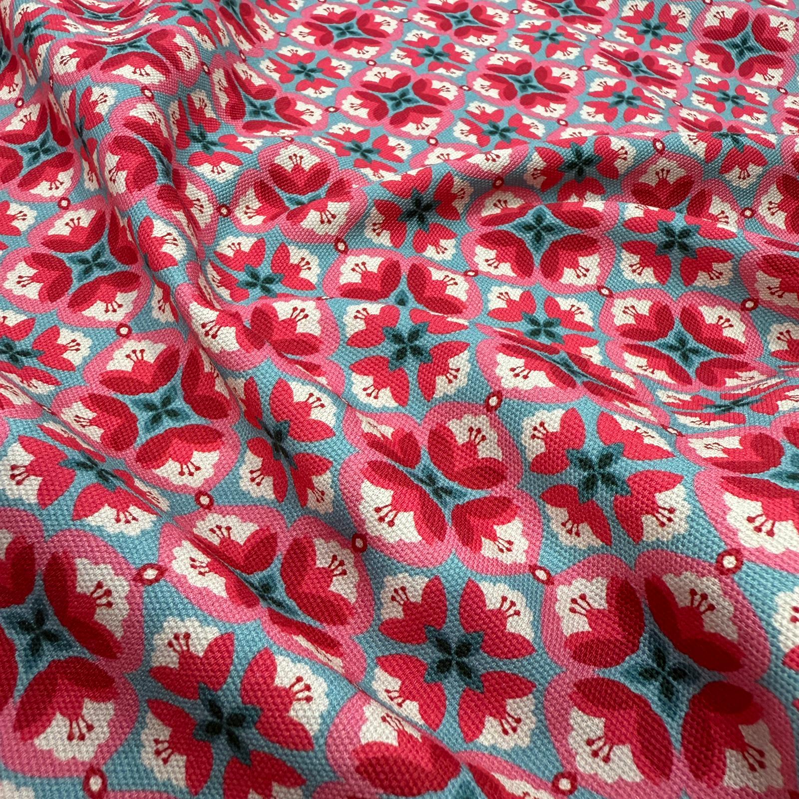 Dörtlü Çiçekler İntaşlar Markalı Kanvas Kumaş