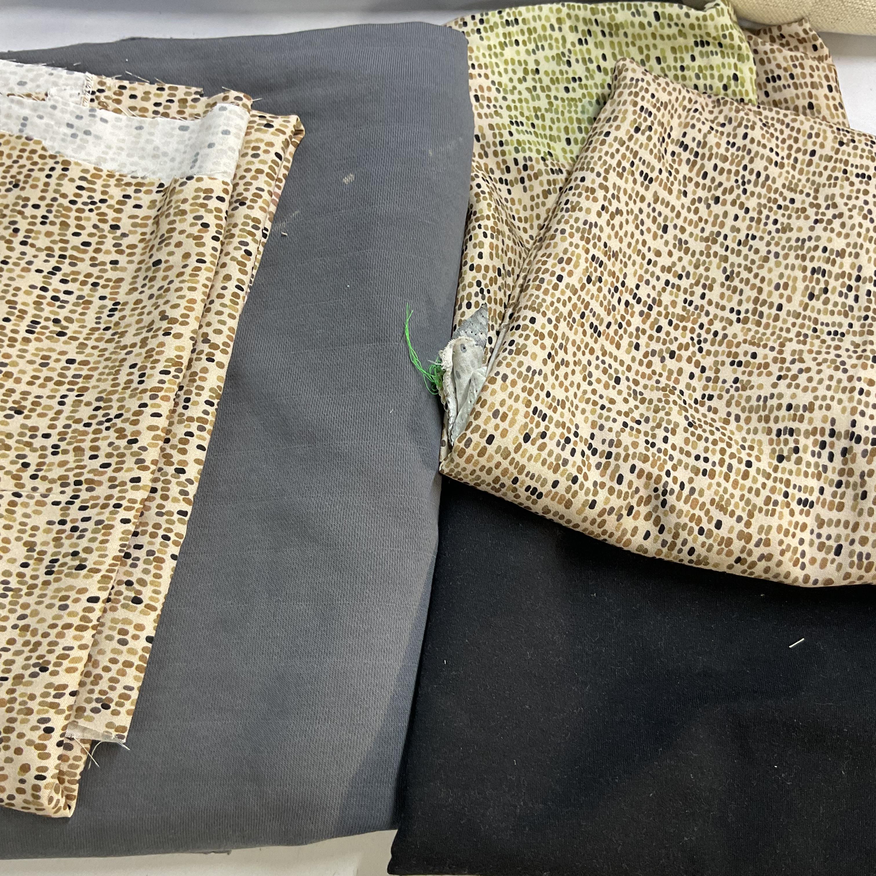 No:205 Defolu Karışık Parça Kumaşlar 1000 gr