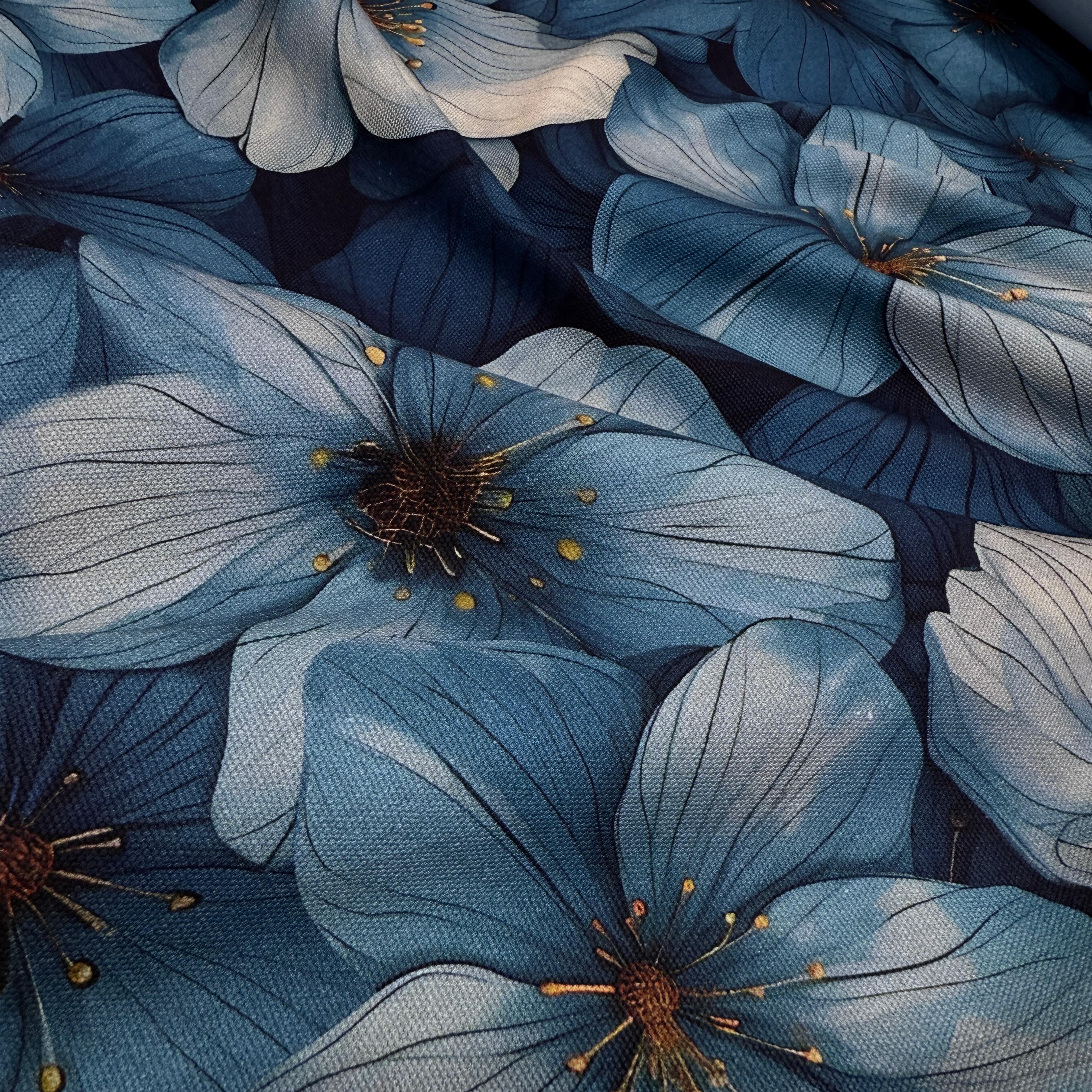 Hafif Defolu Mavi Menekşeler İntaşlar Markalı Kanvas Kumaş