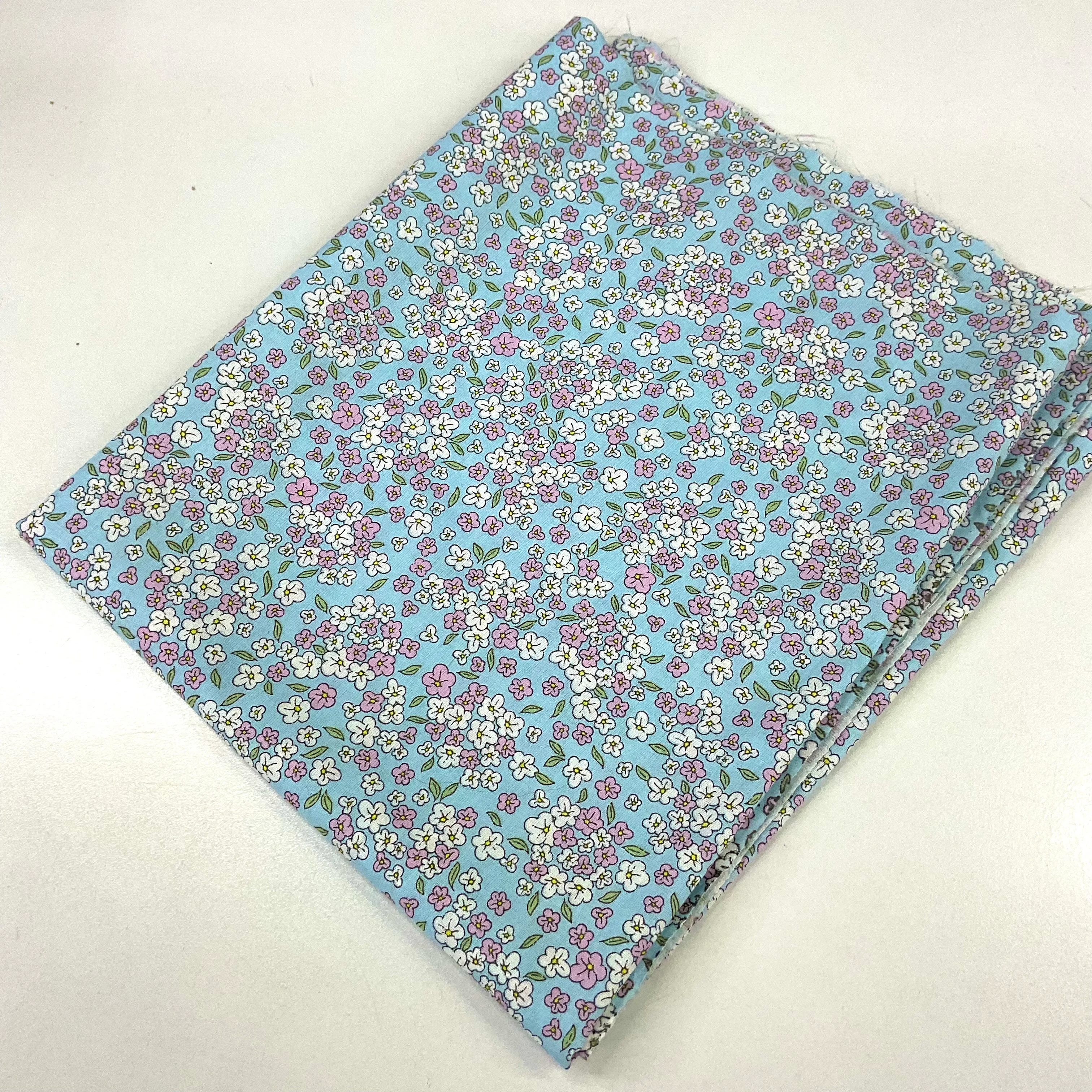 Mavimsi Çiçekler 50*80 Cm Parça Poplin Kumaş