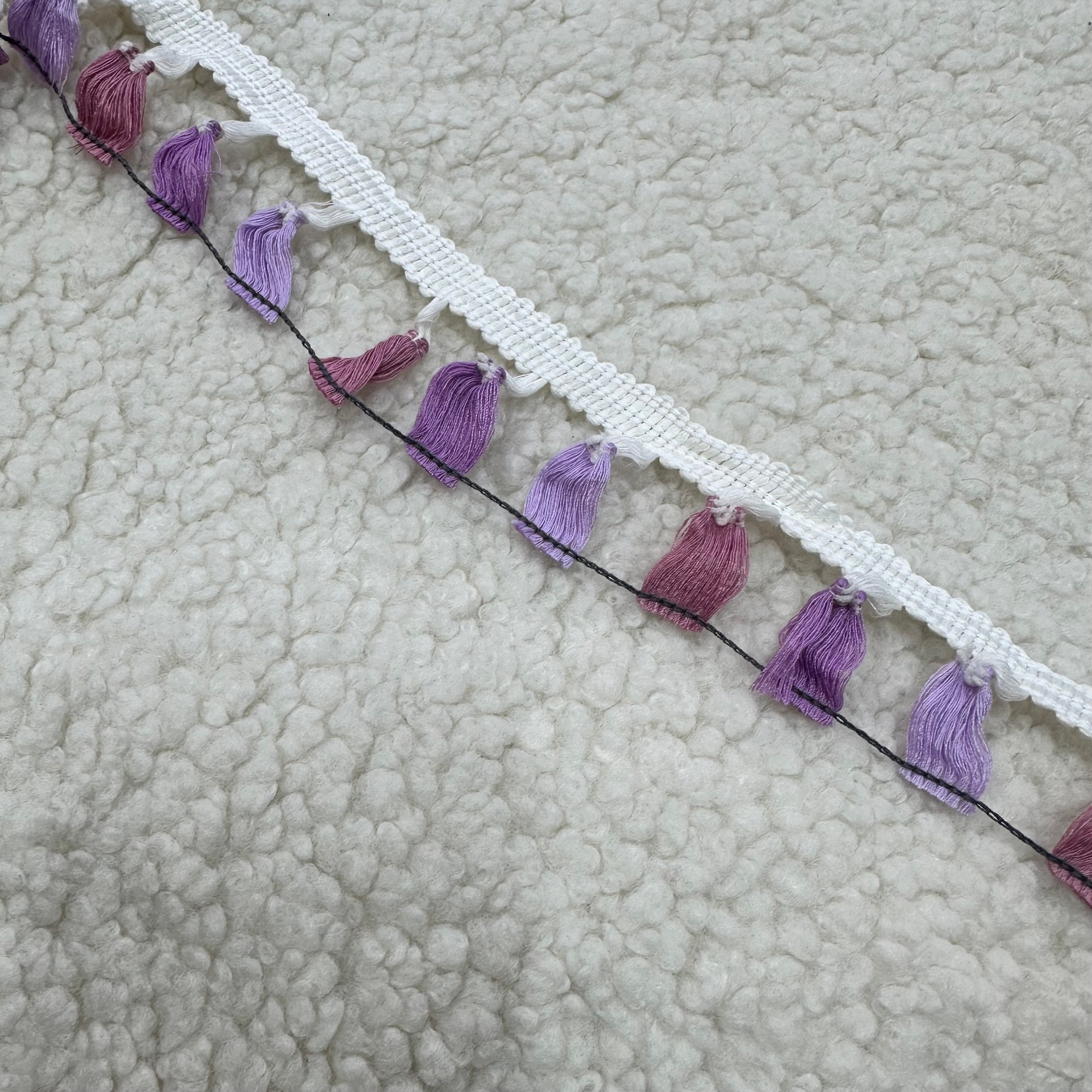 Beyaz Lila Şerit Püskül Pamuklu Kopanaki