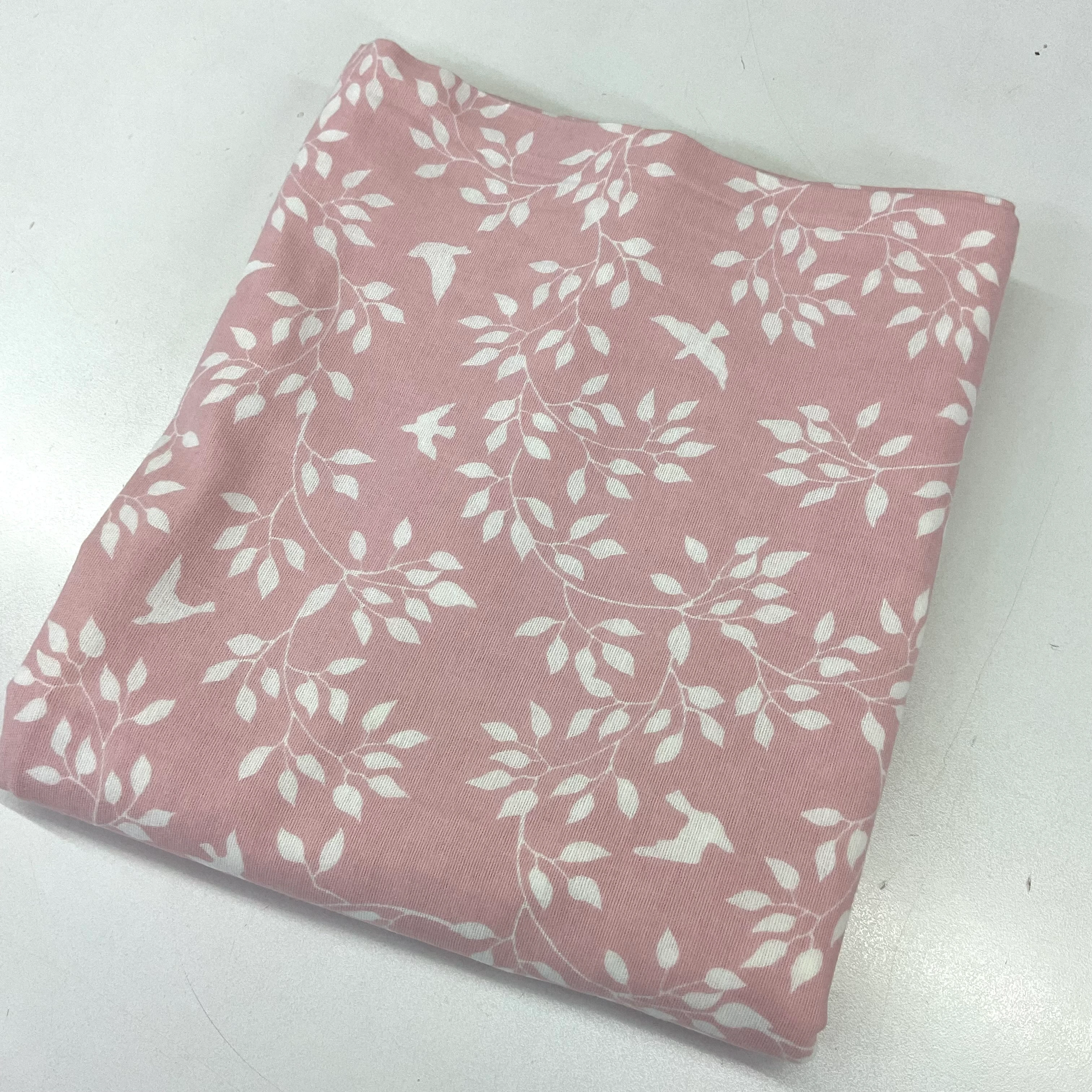 Pembe Yapraklar 100*240 Cm Parça Pazen Kumaş 