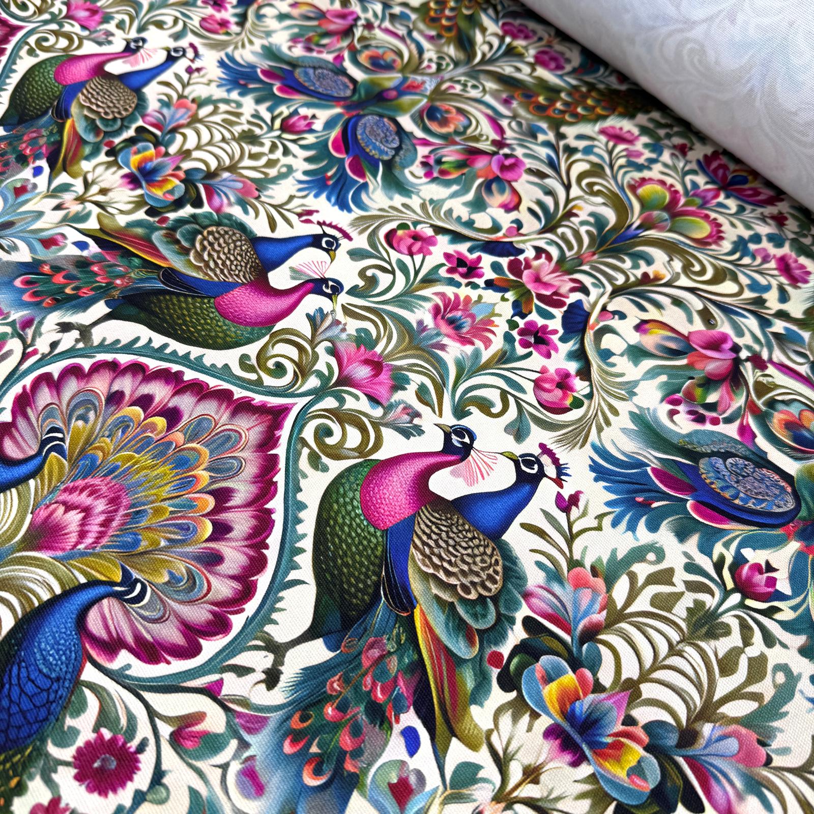 Colorful Tavus İntaşlar Markalı Kanvas Kumaş