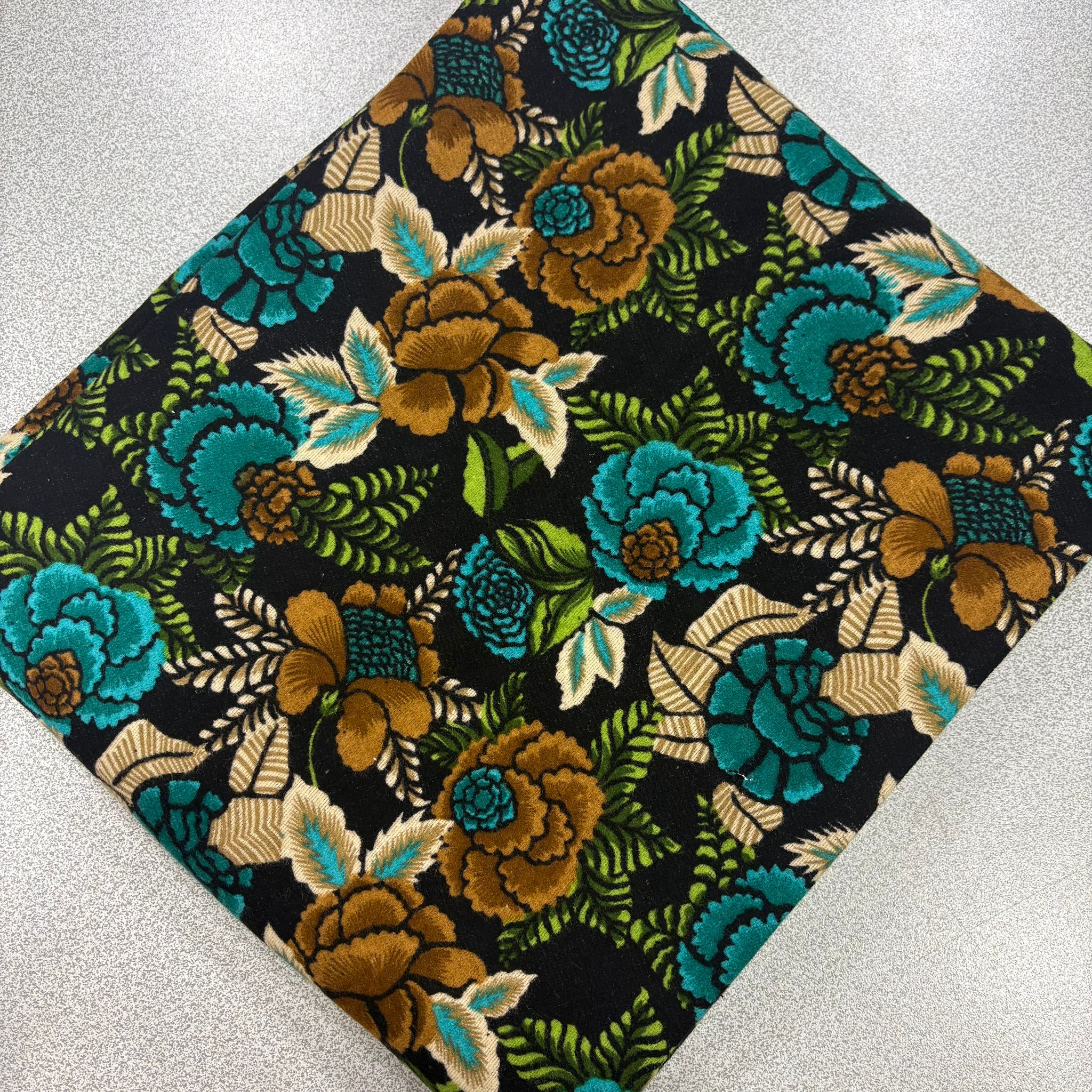 Desenli No:101 150*90 cm Parça Divitin Pazen Kumaş