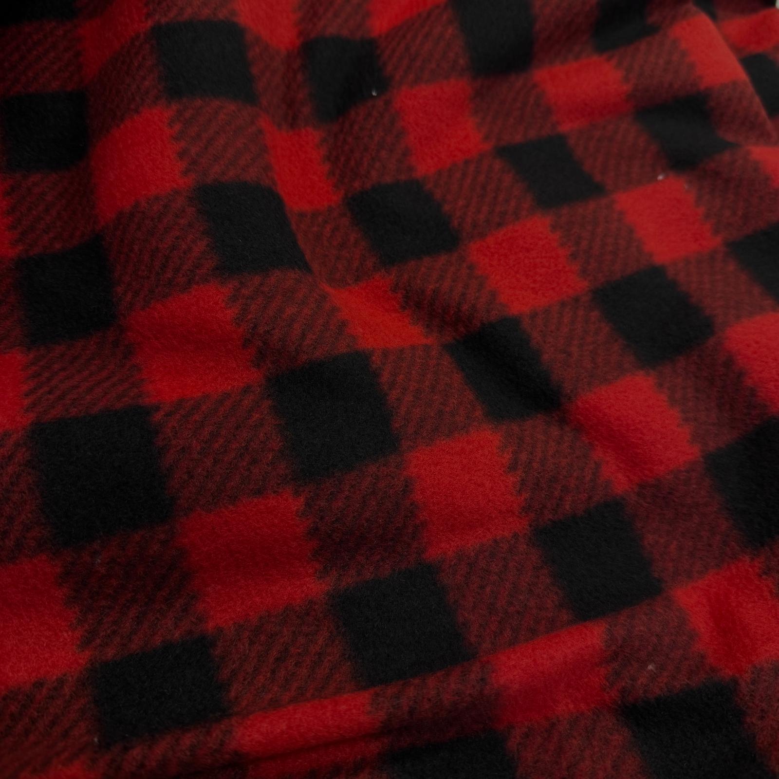 Hafif Defolu Kırmızı Damalar Polar Kumaş