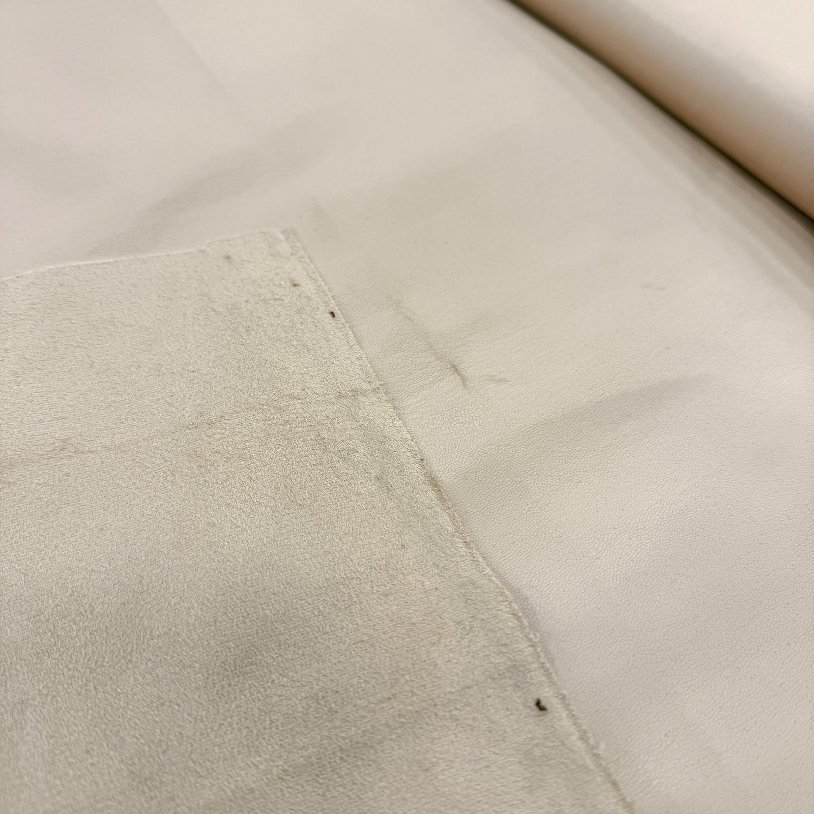 Hafif Defolu Çift Taraflı Süet Suni Deri Kumaş