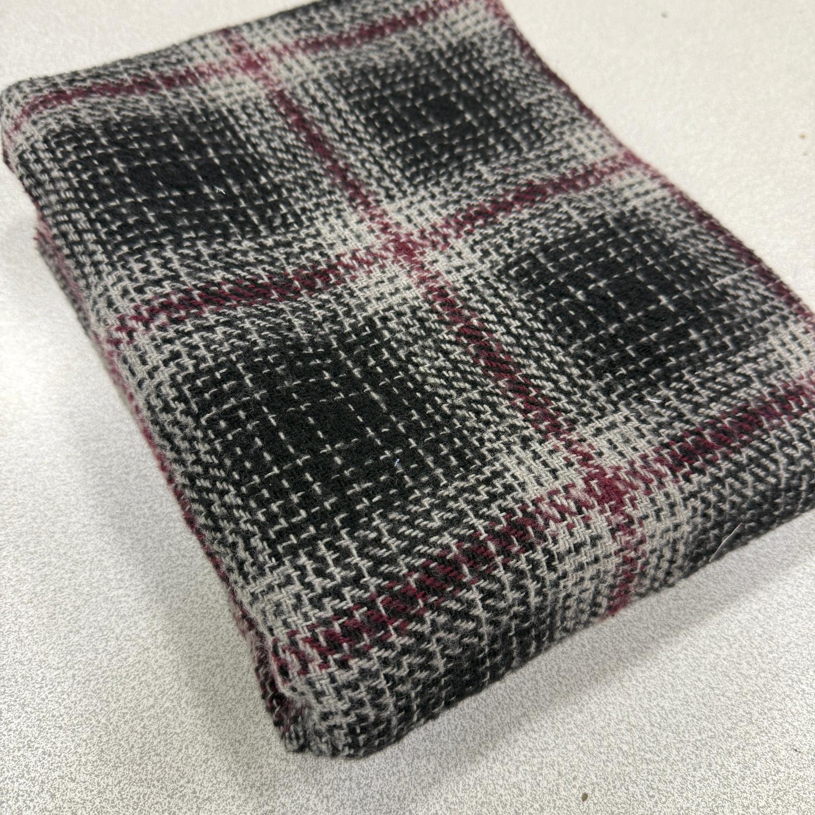 Ekose 180*140 cm Parça İngiliz Yünlü Şanel Kumaş