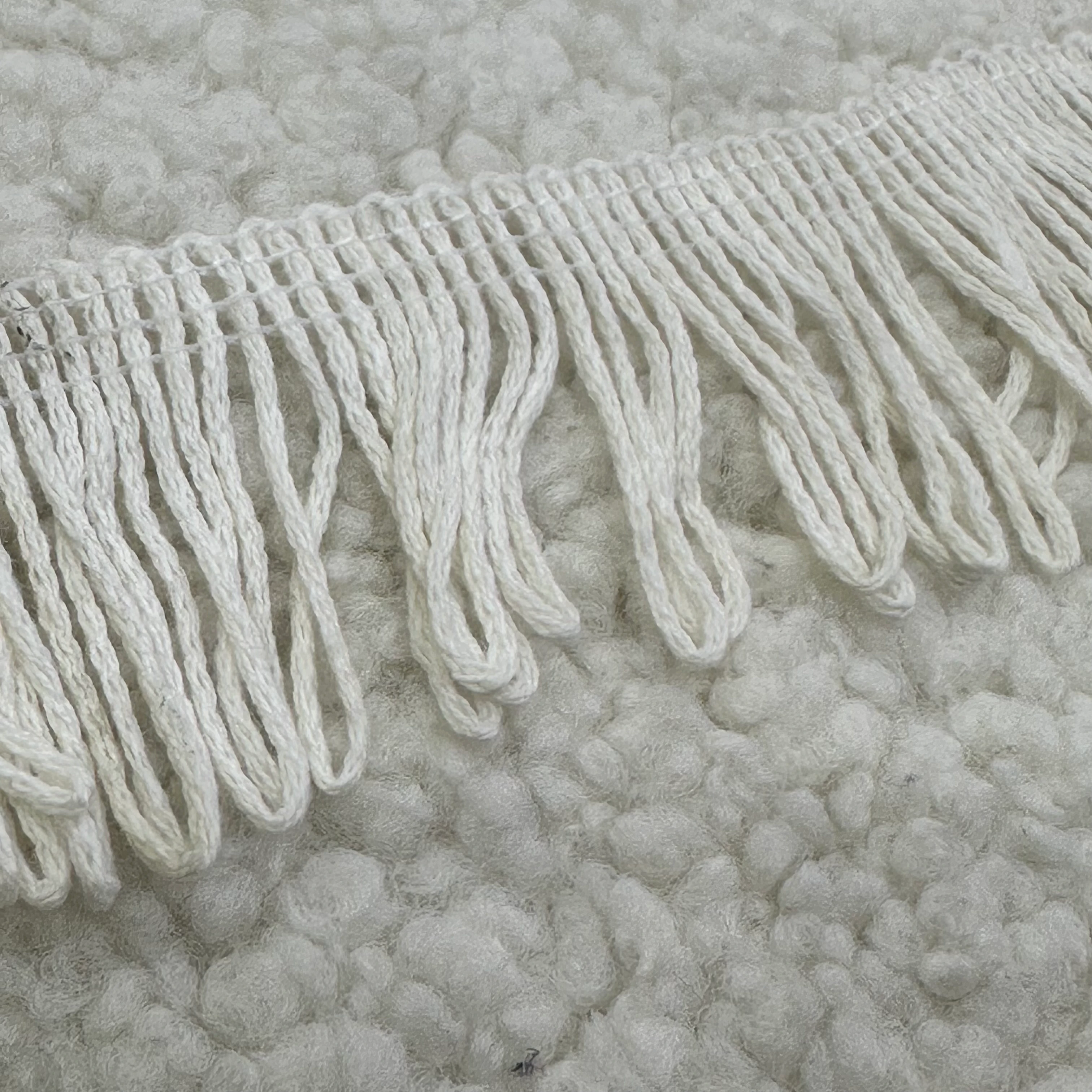 Kırık Beyaz Püskül Pamuklu Kopanaki