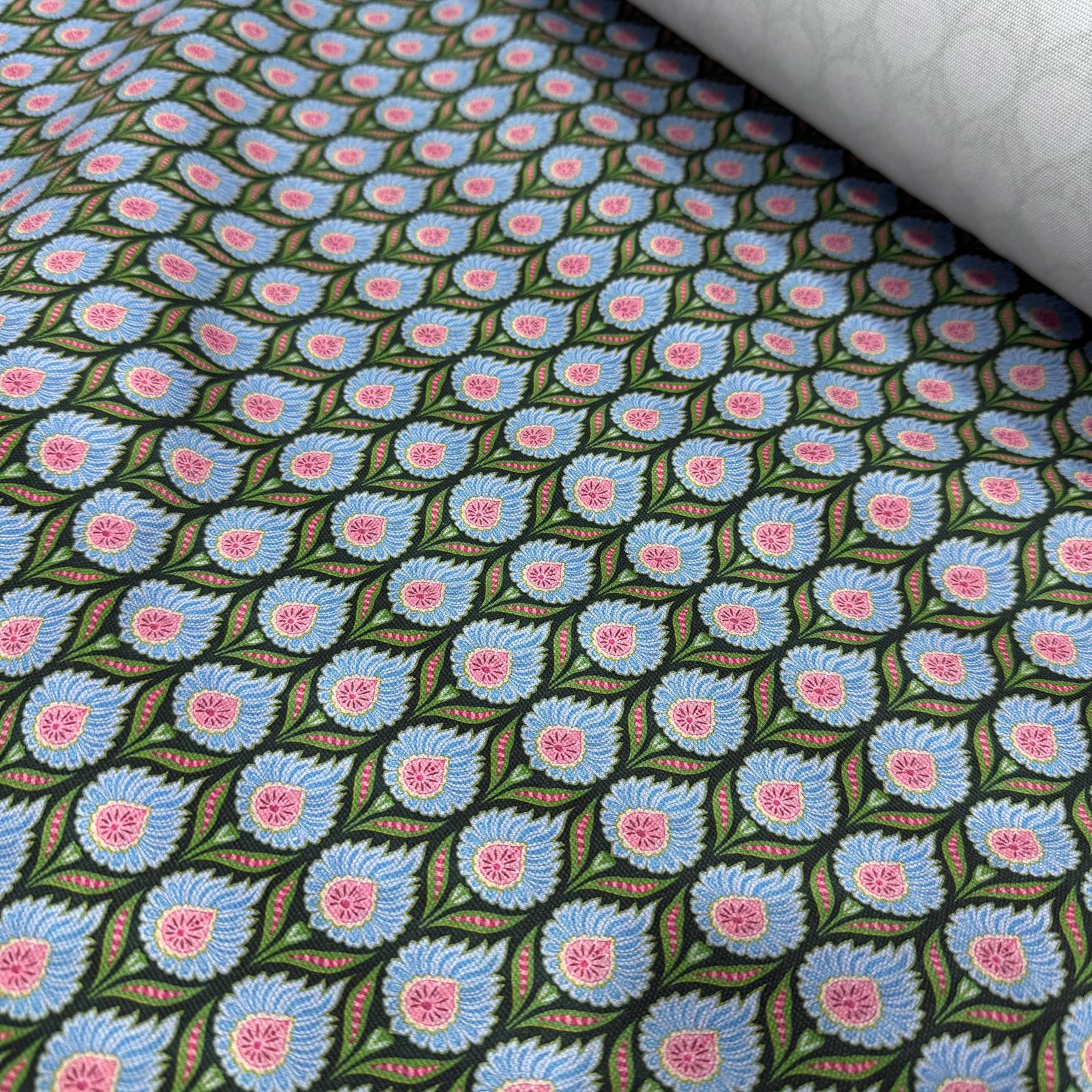 Küçük Yeşiller İntaşlar Markalı Kanvas Kumaş