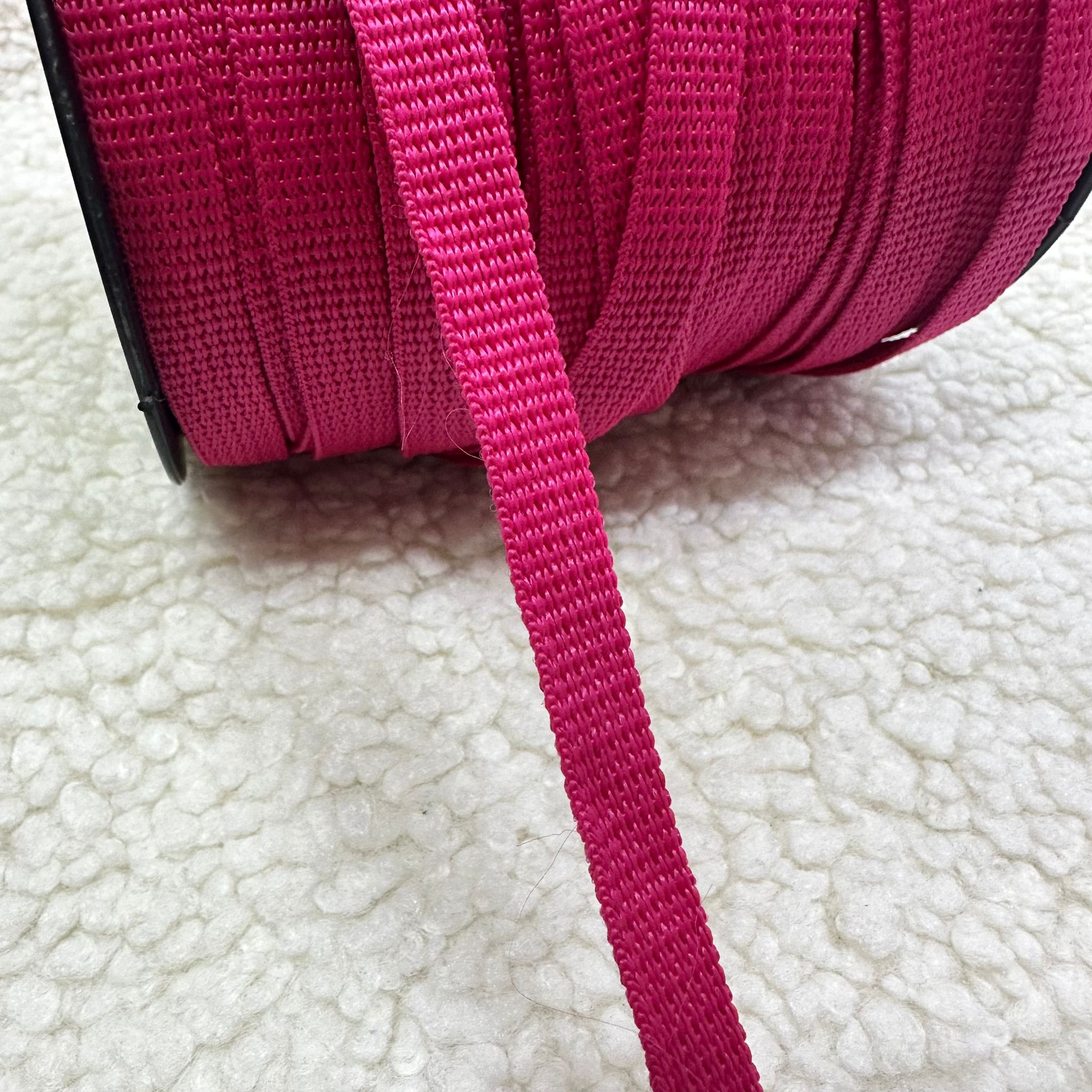 Fuşya 1 Cm Polyester Kolon Top