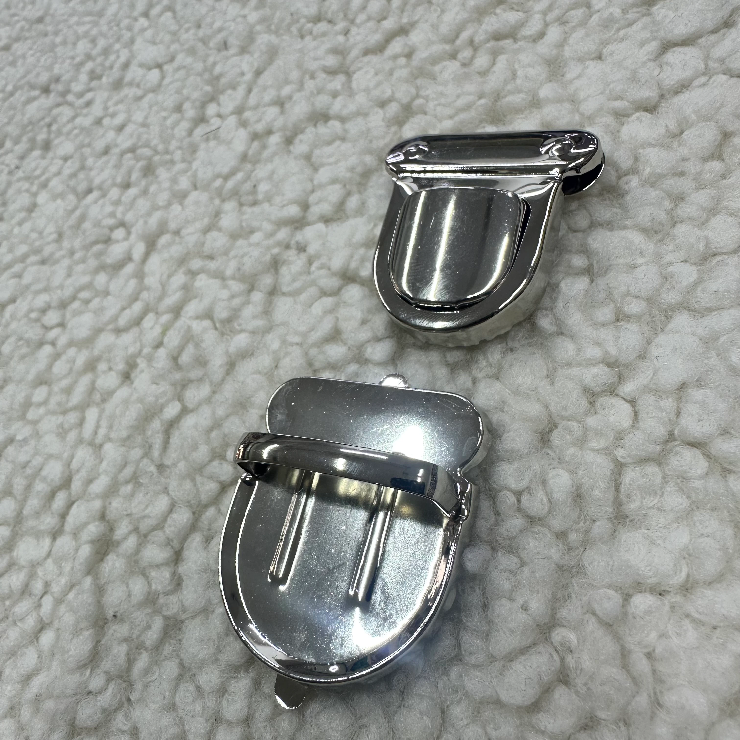 Daire Dil Metal Çanta Kilidi Gümüş