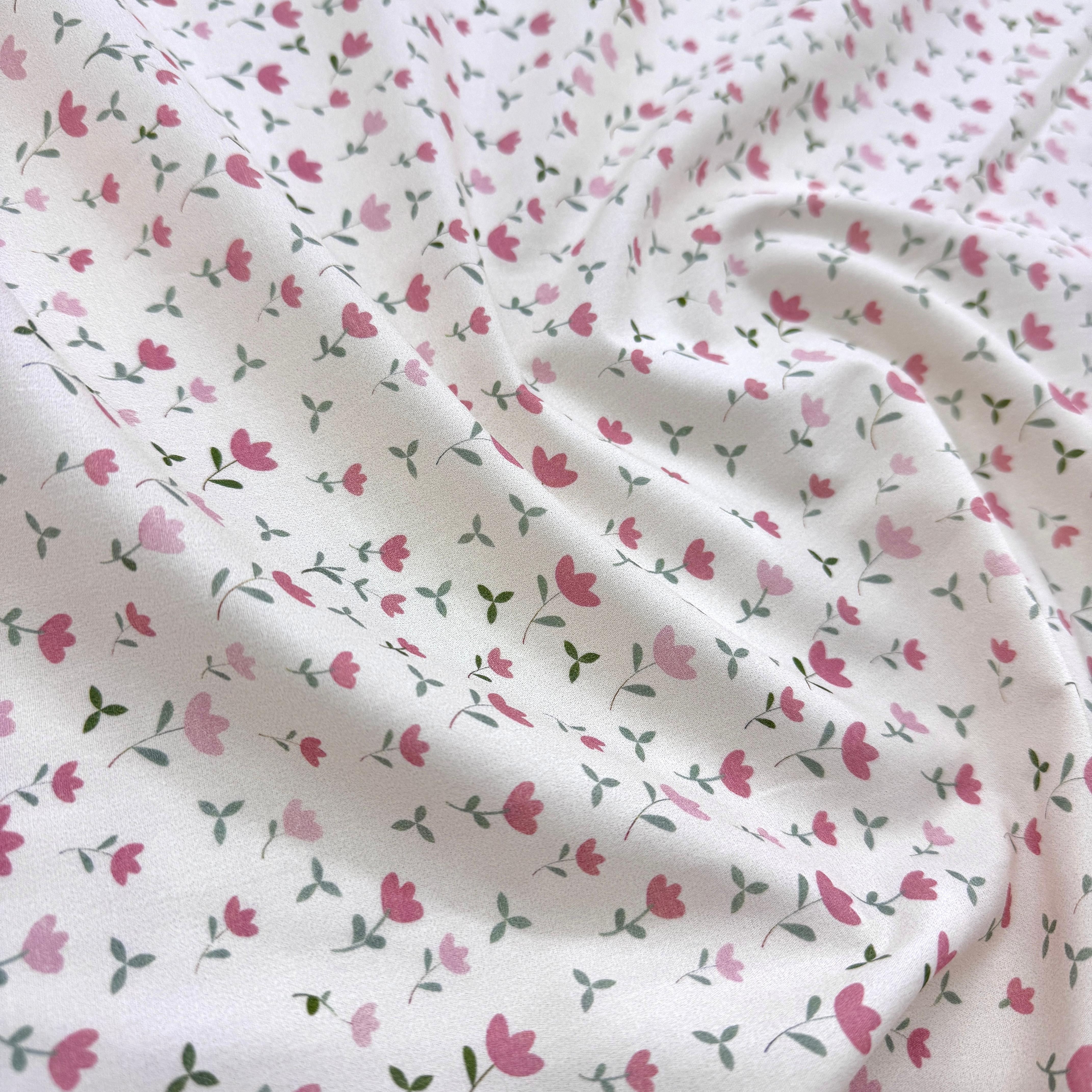 Uçuşan Çiçekler İntaşlar Markalı Poplin Kumaş