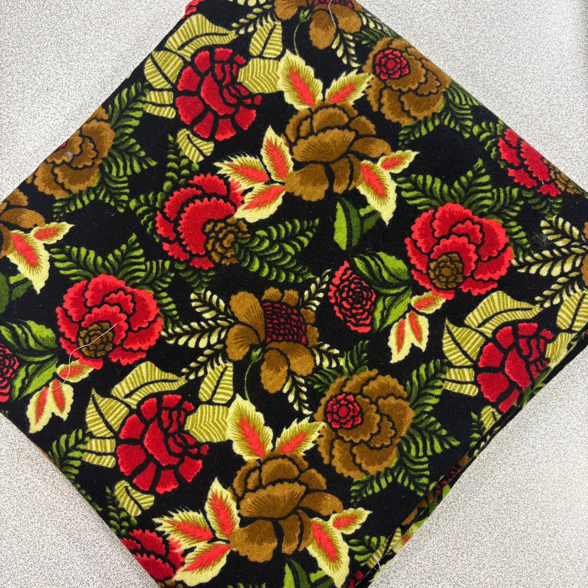 Desenli No:99 200*90 cm Parça Divitin Pazen Kumaş