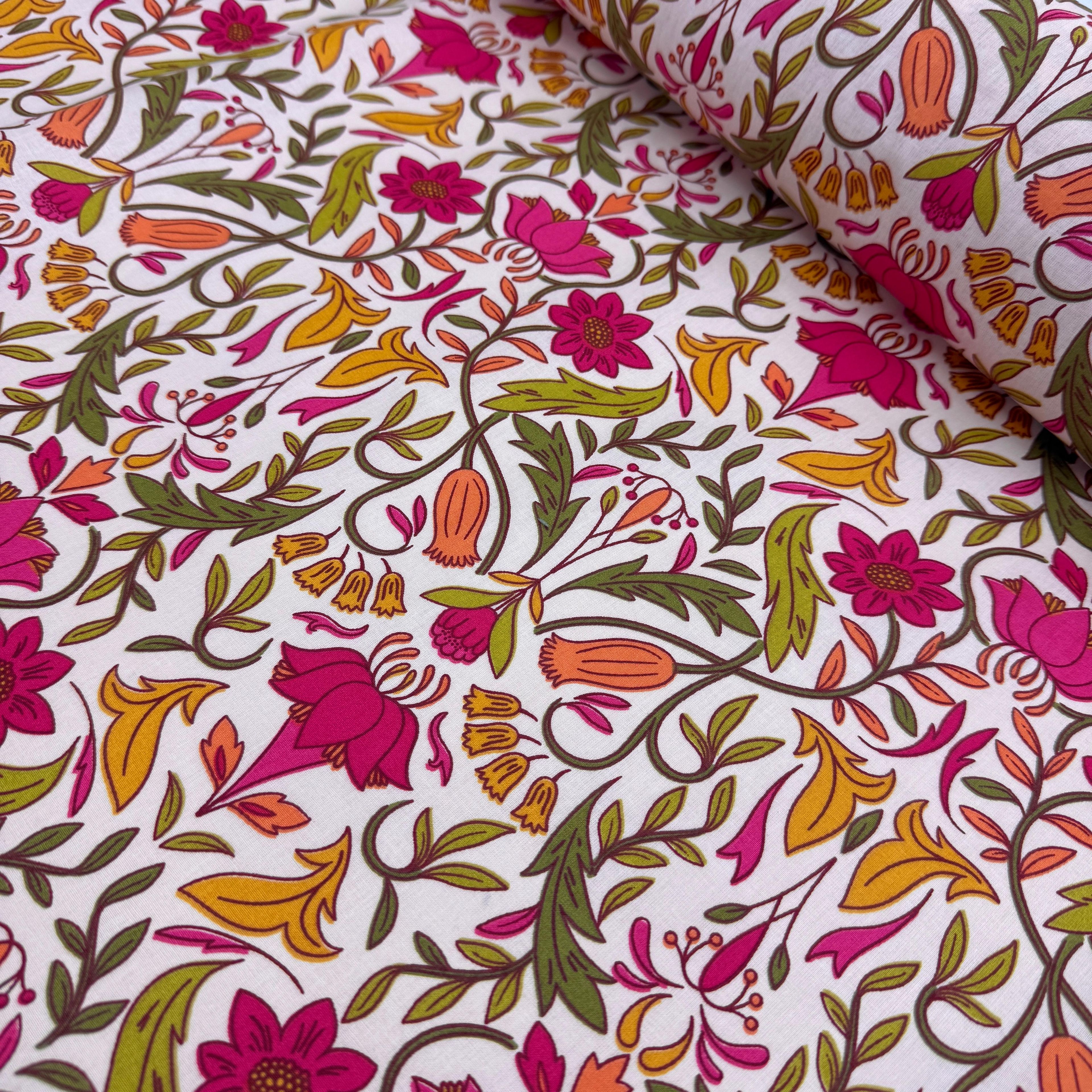 Pembe Zeminli Çiçekler Premium Poplin Kumaş