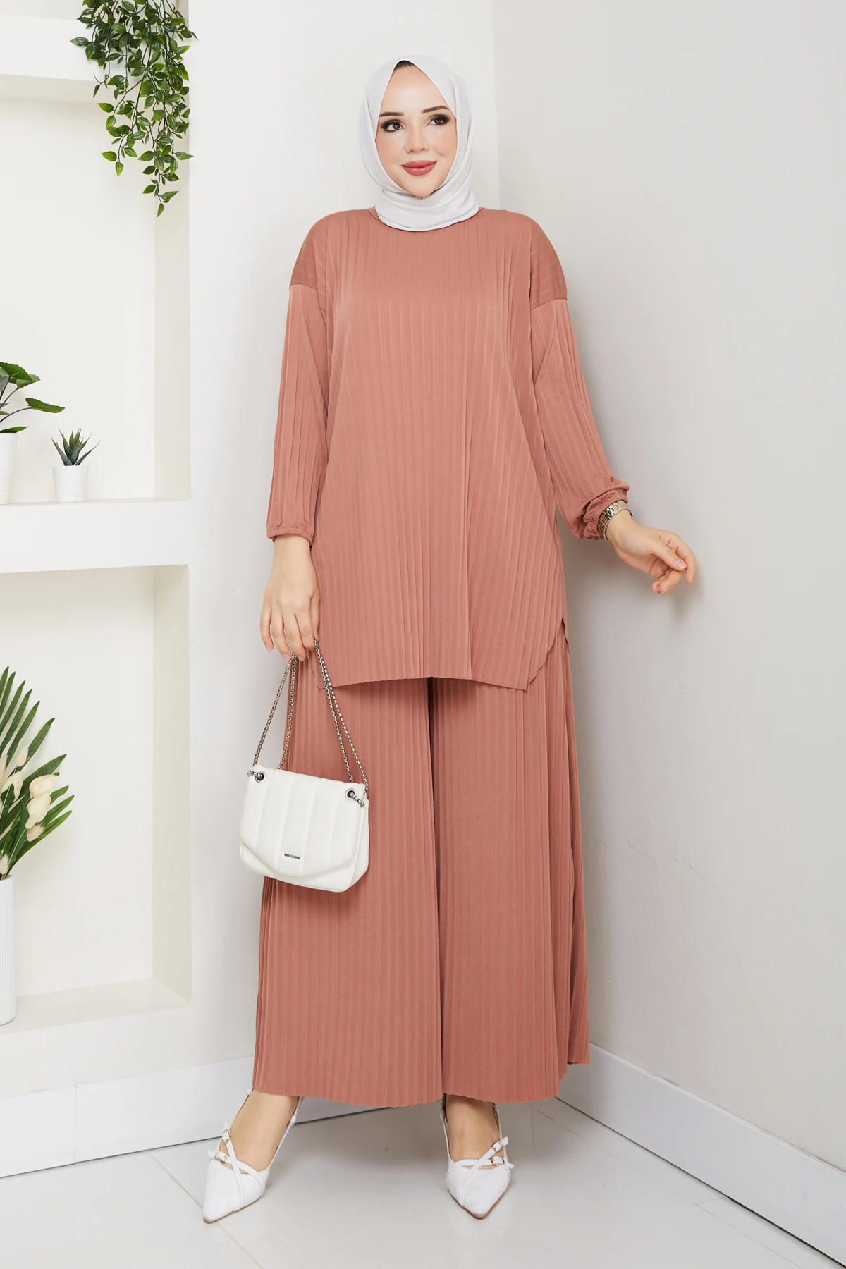 Piliseli Pantolonlu Kadın Takım - Vizon