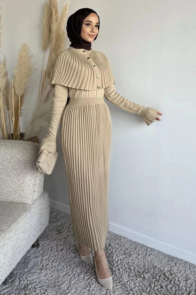 Pelerinli Piliseli Triko Takım - Bej