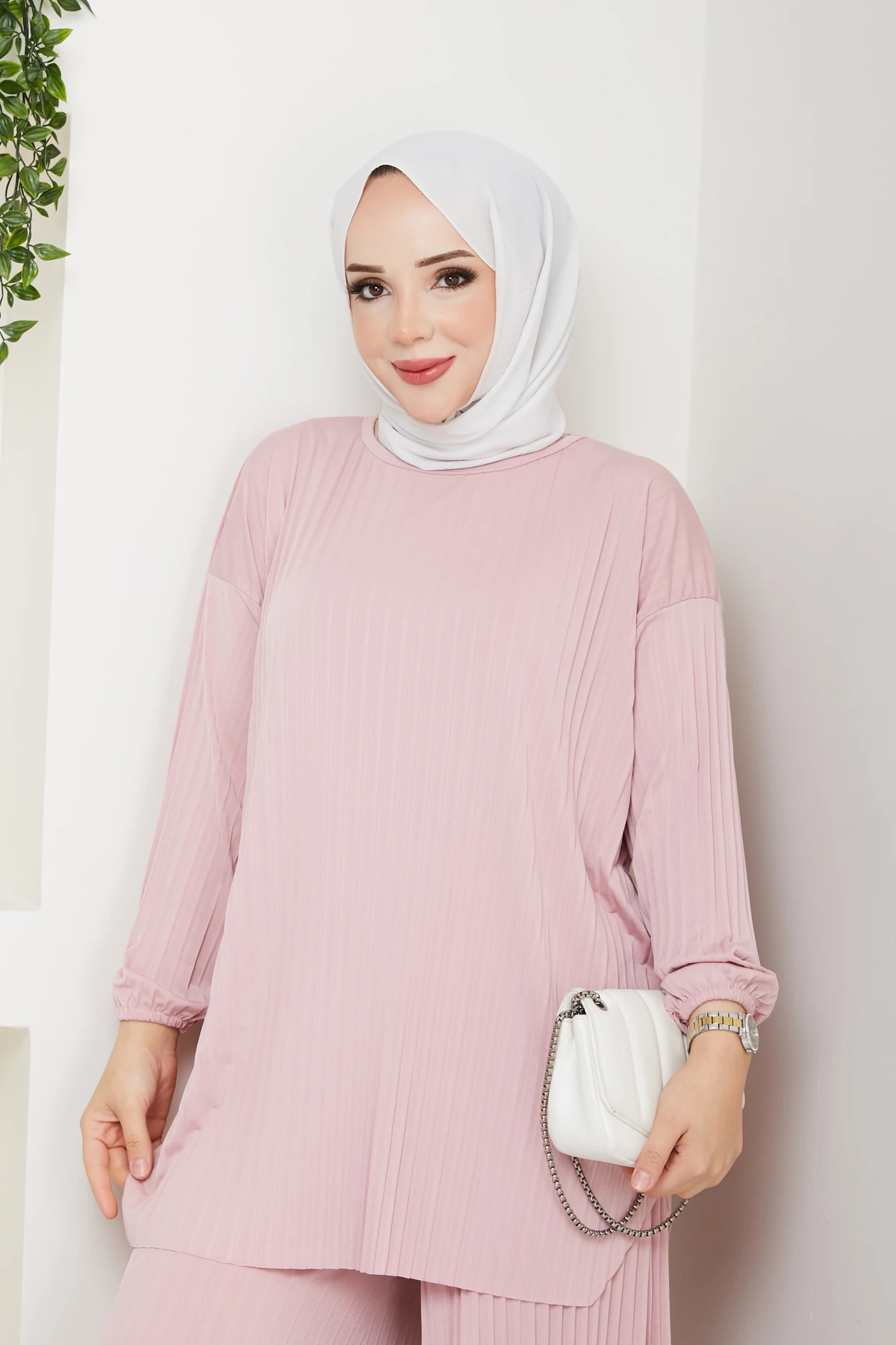 Piliseli Pantolonlu Kadın Takım