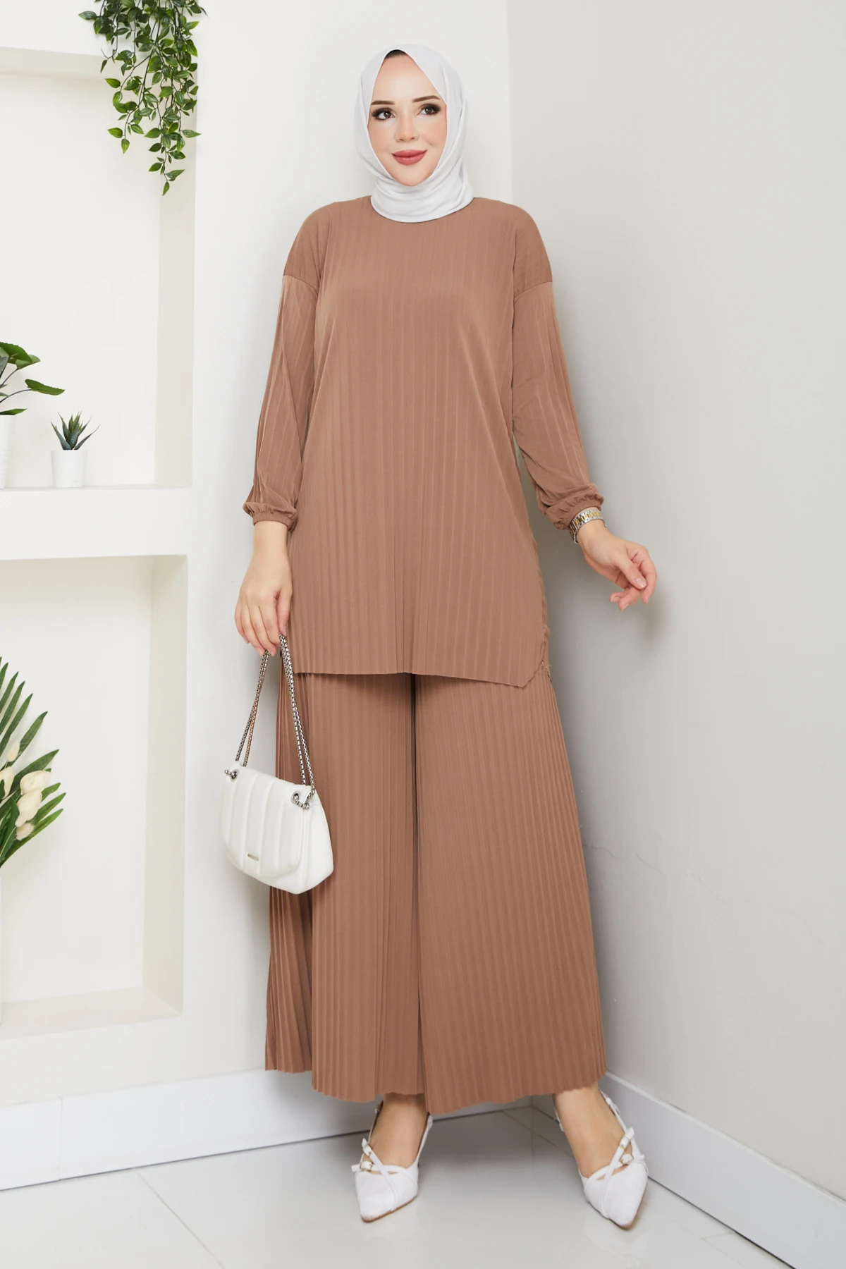 Piliseli Pantolonlu Kadın Takım - bisküvi