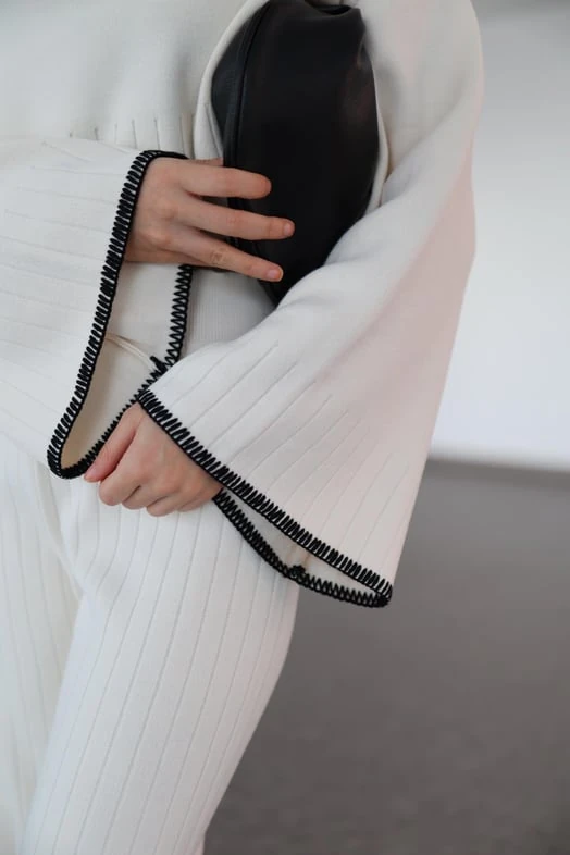 Bisiklet Yaka Önü Nakış Detay Alt Üst Triko Takım