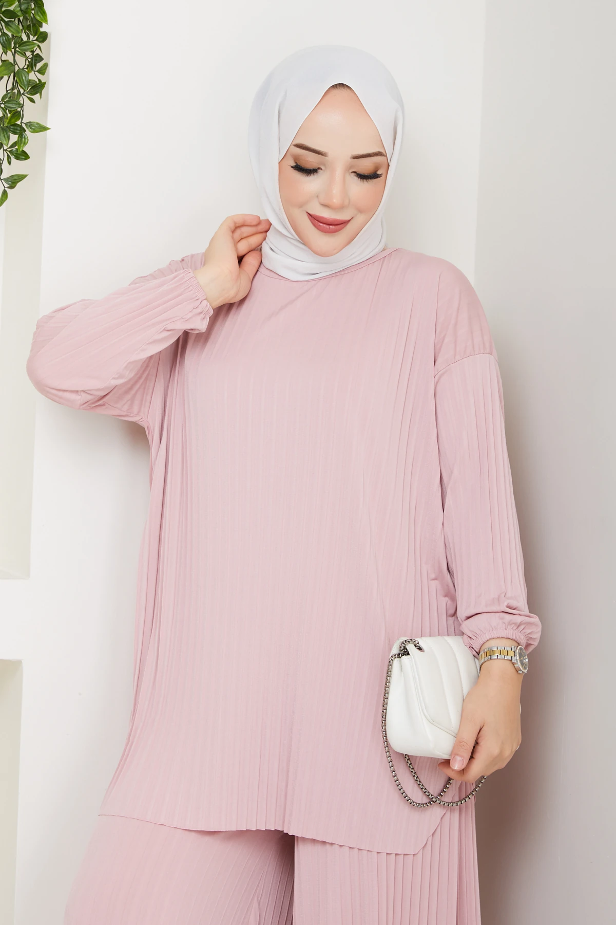 Piliseli Pantolonlu Kadın Takım