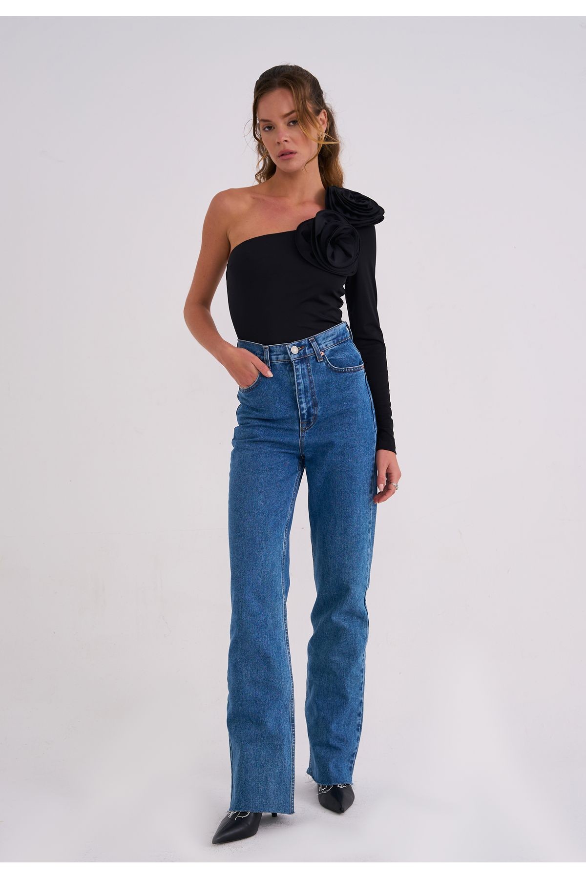 Elba Gül Detaylı Bodysuit - Siyah