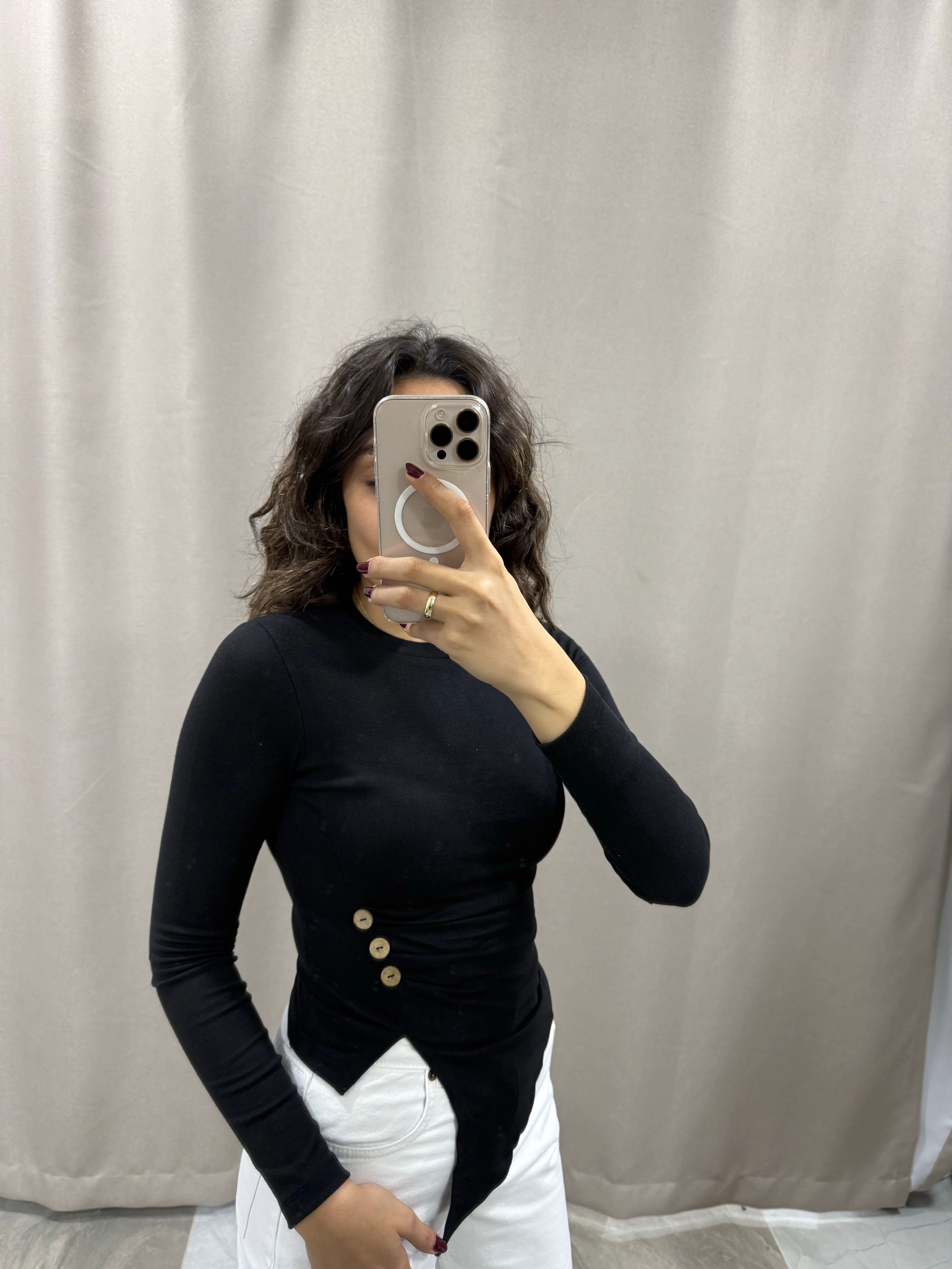 DÜĞME DETAY ASİMETRİK BLUZ - SİYAH