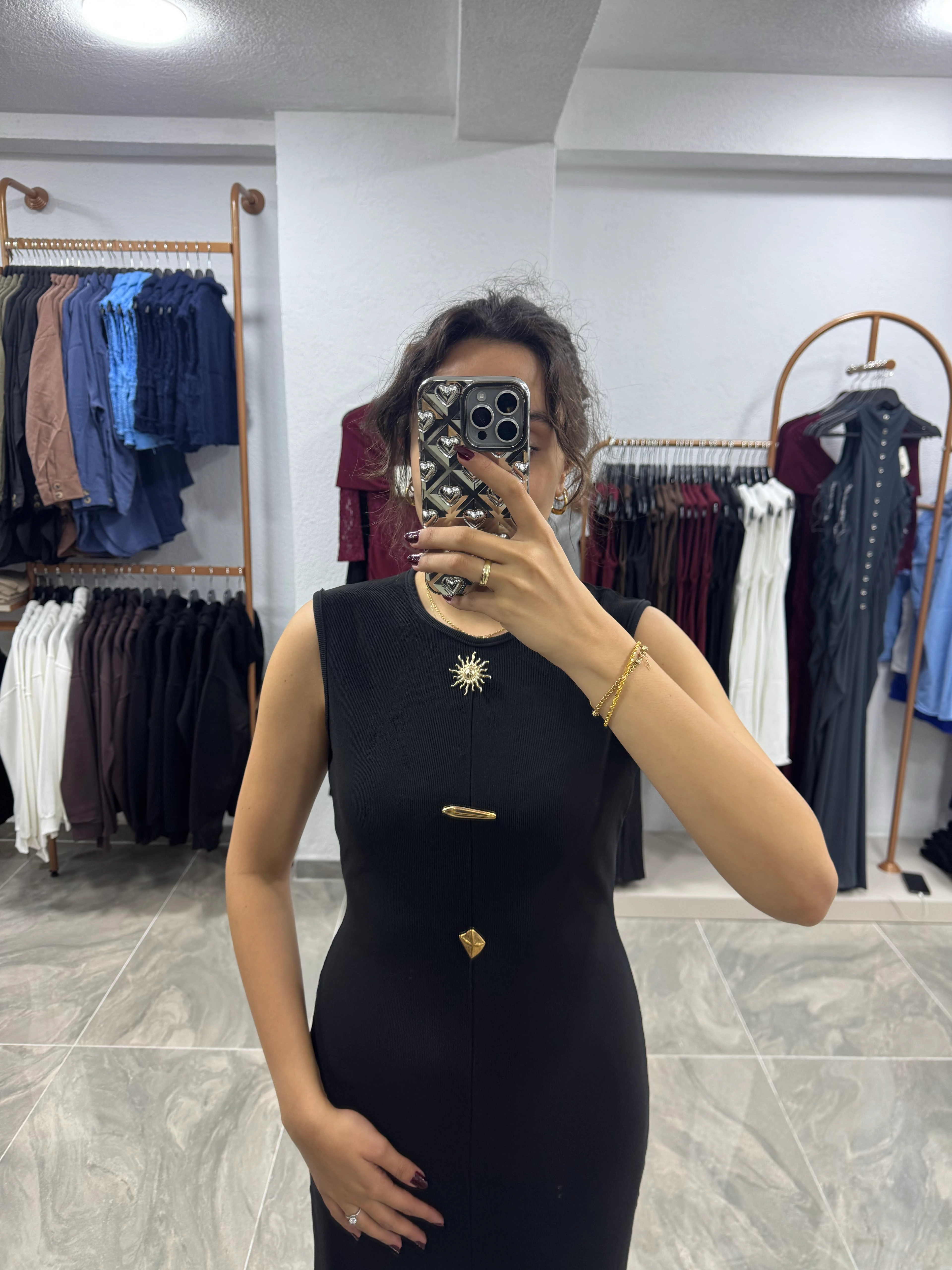 3 GOLD DÜĞME YIRTMAÇLI ELBİSE