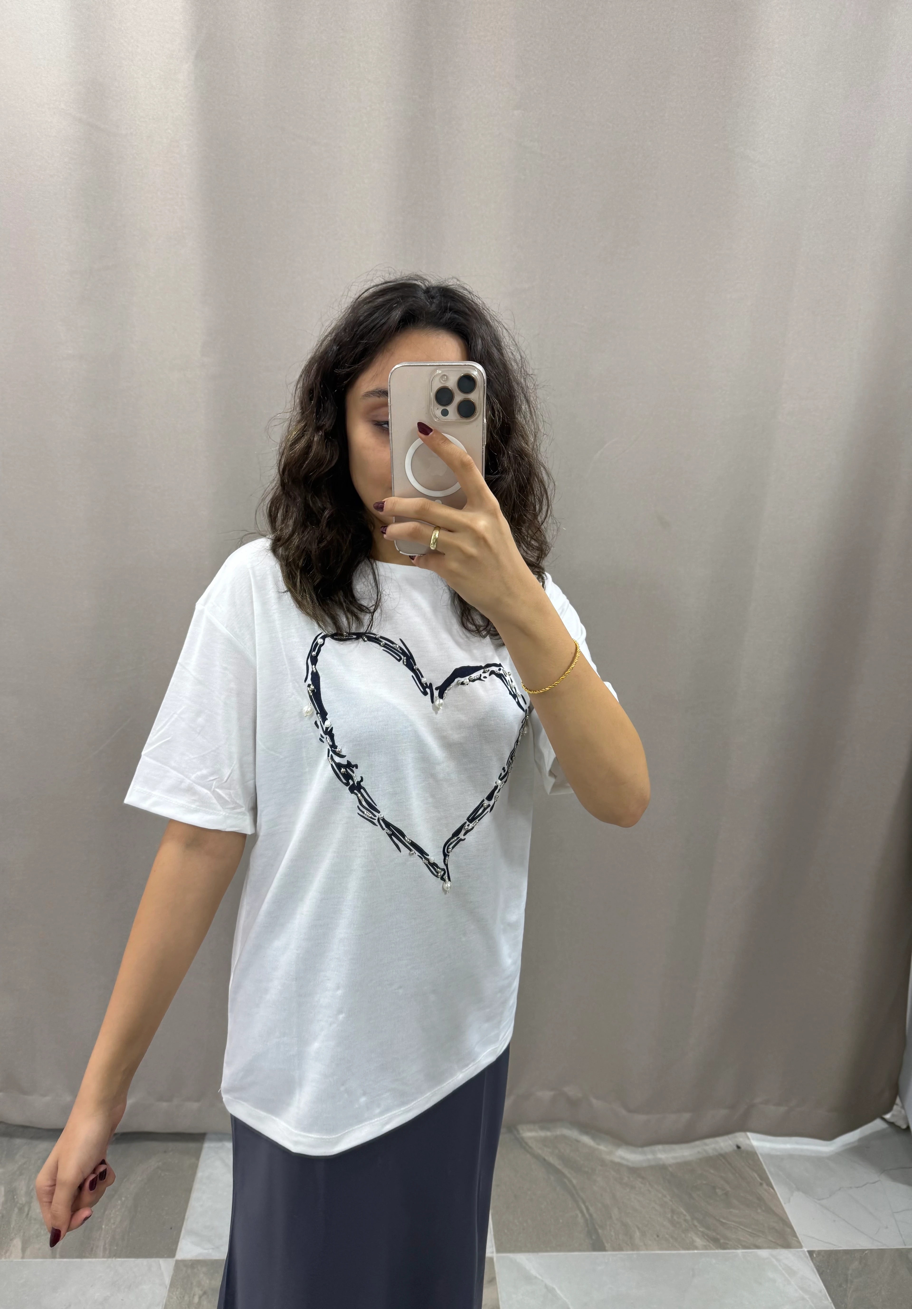 İNCİ AKSESUARLI KALP DESENLİ TSHIRT - LACİVERT