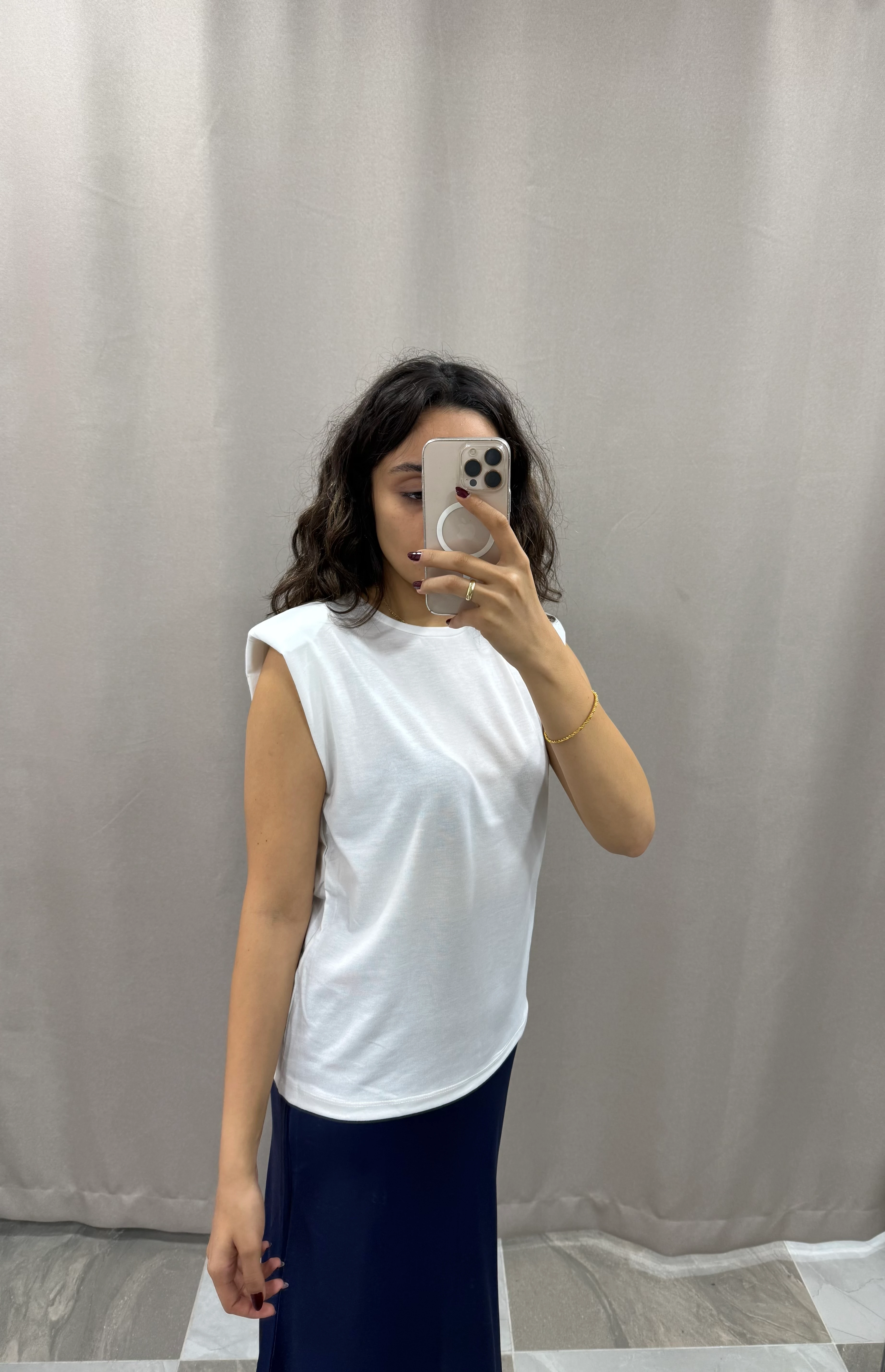 BEYAZ VATKALI TSHIRT