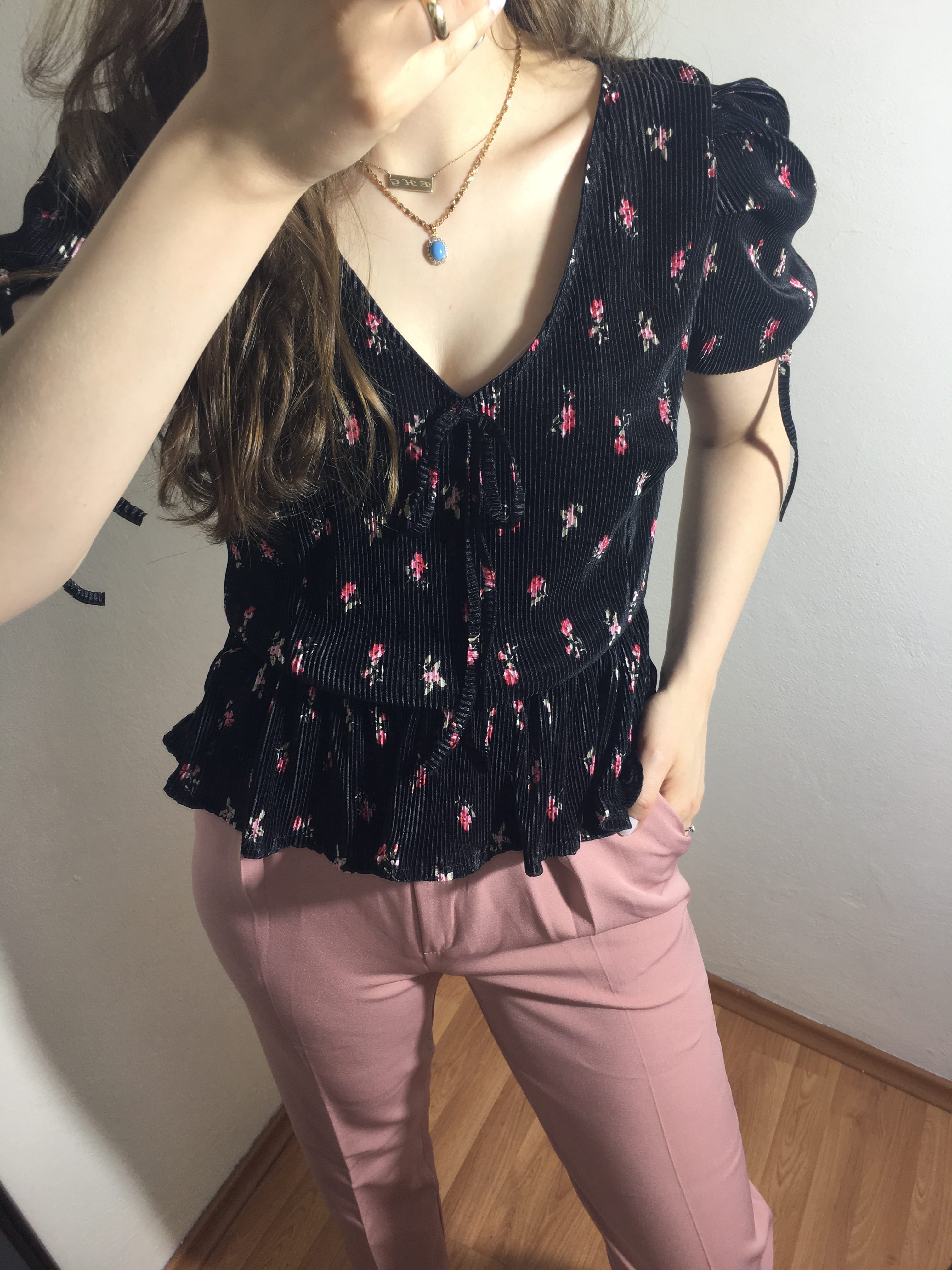 Çiçek Desen Kadife Bluz