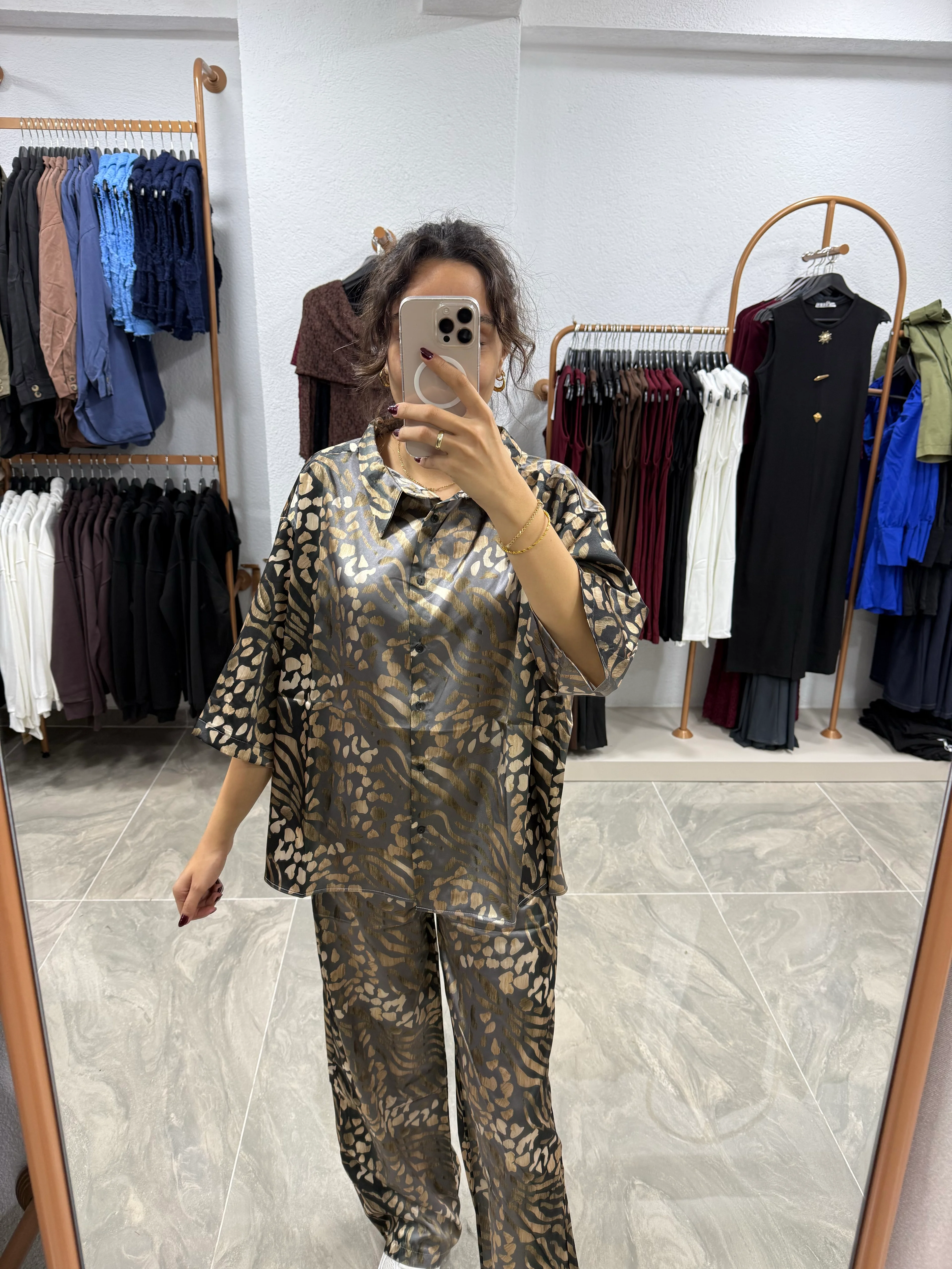 DESENLİ SATEN PANTOLON GÖMLEK TAKIM