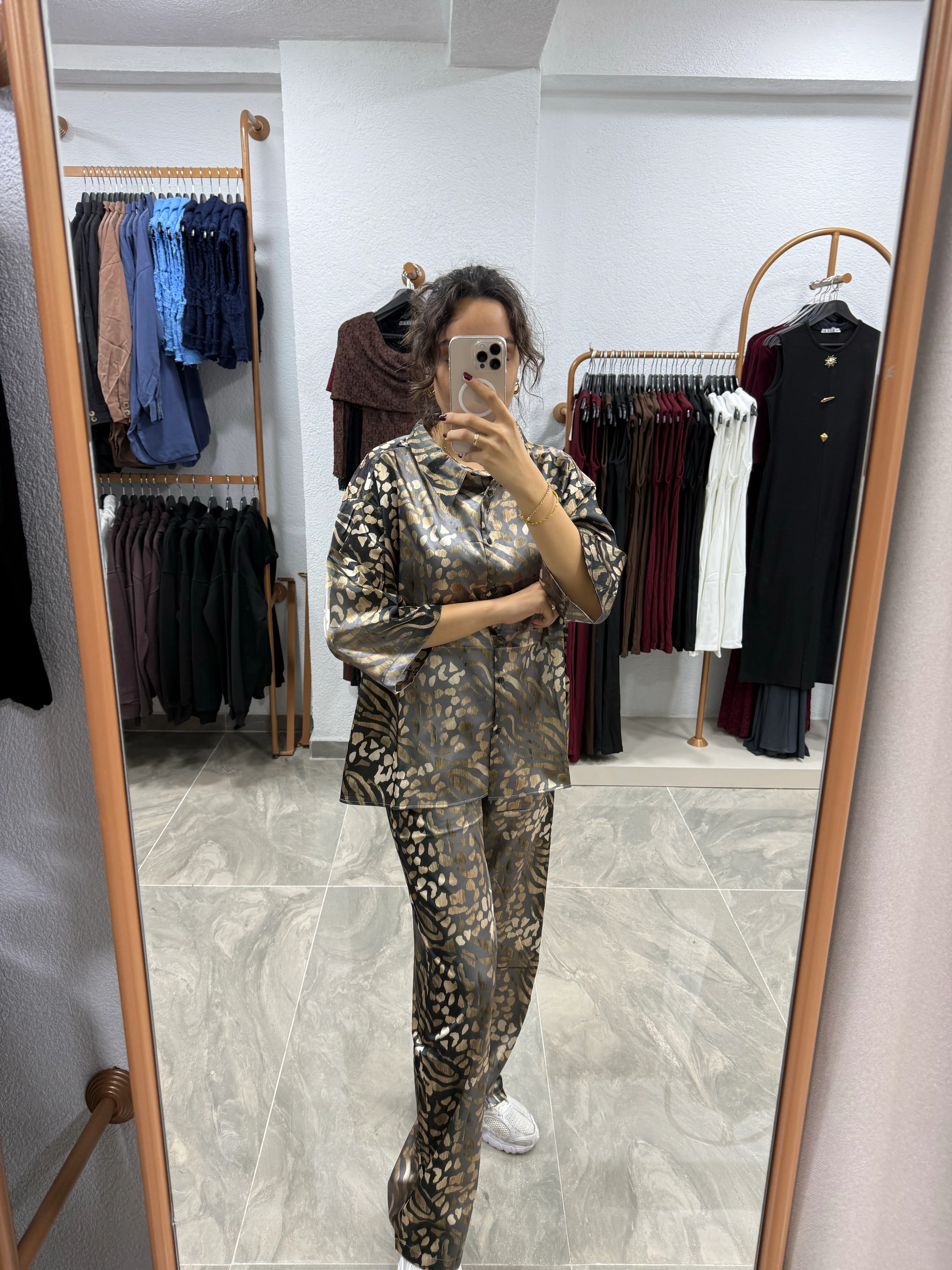 DESENLİ SATEN PANTOLON GÖMLEK TAKIM