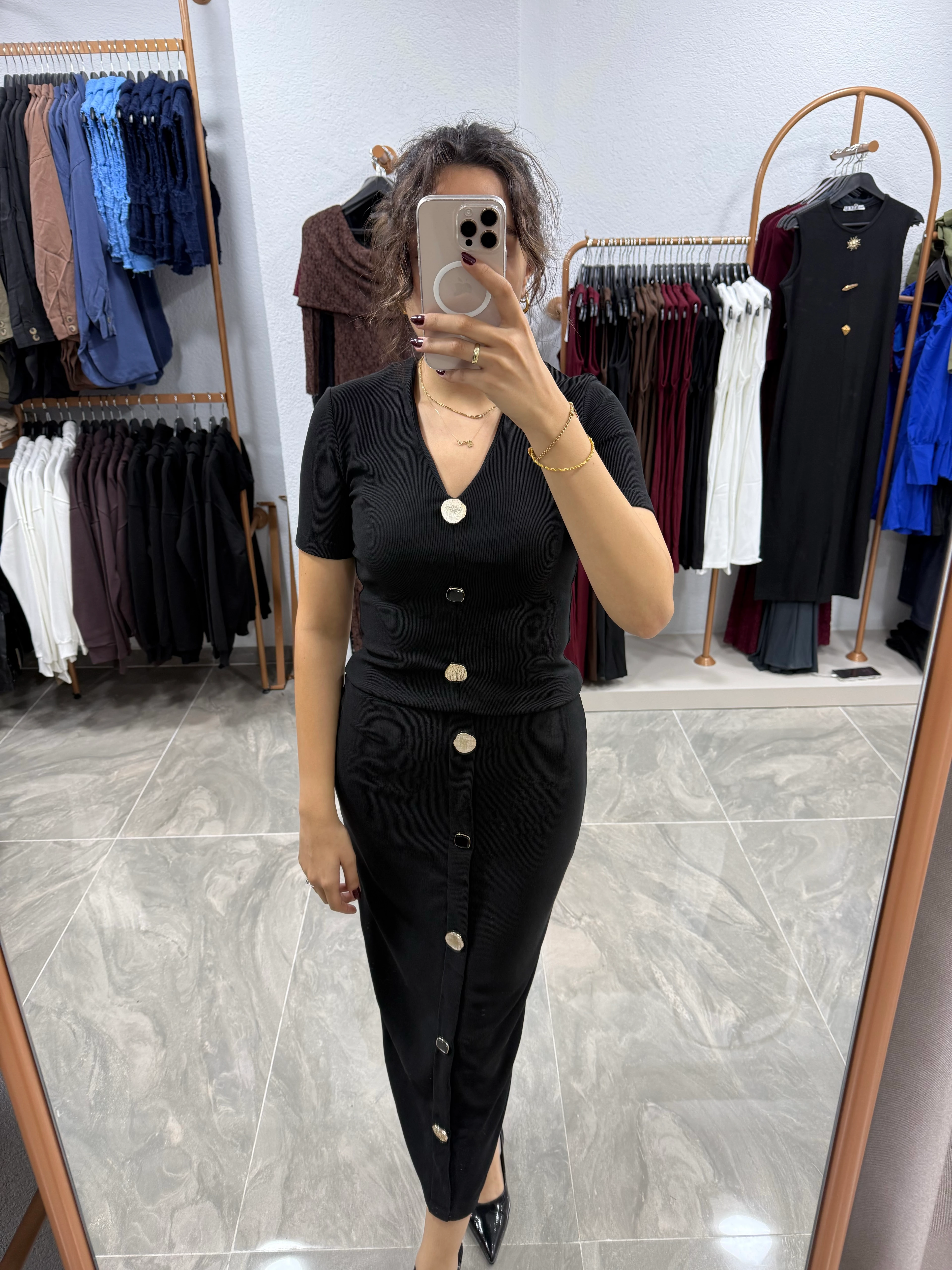 TRİKO GOLD DÜĞME DETAYLI YIRTMAÇLI KALEM ETEK