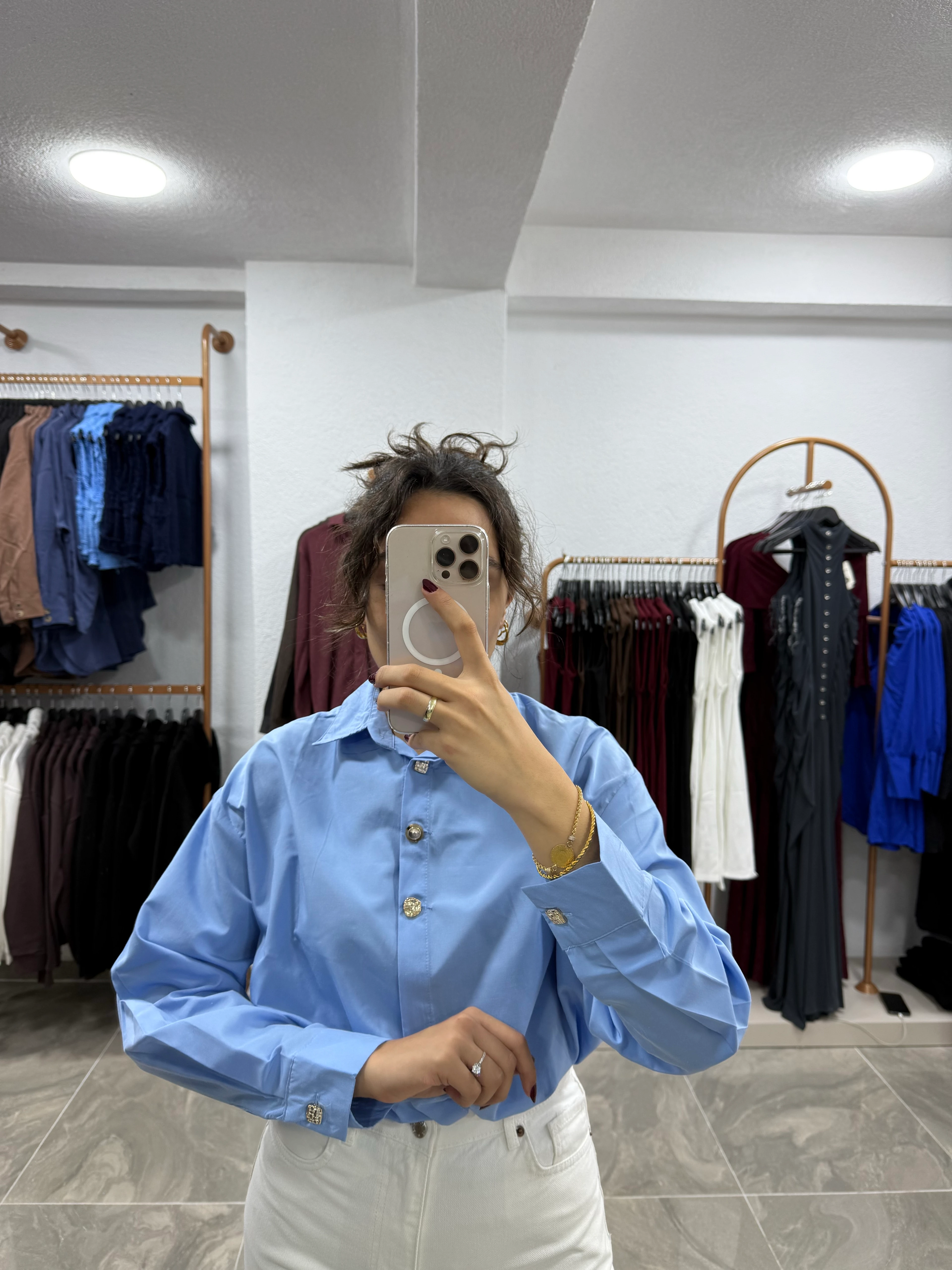 GOLD DÜĞME DETAYLI GÖMLEK