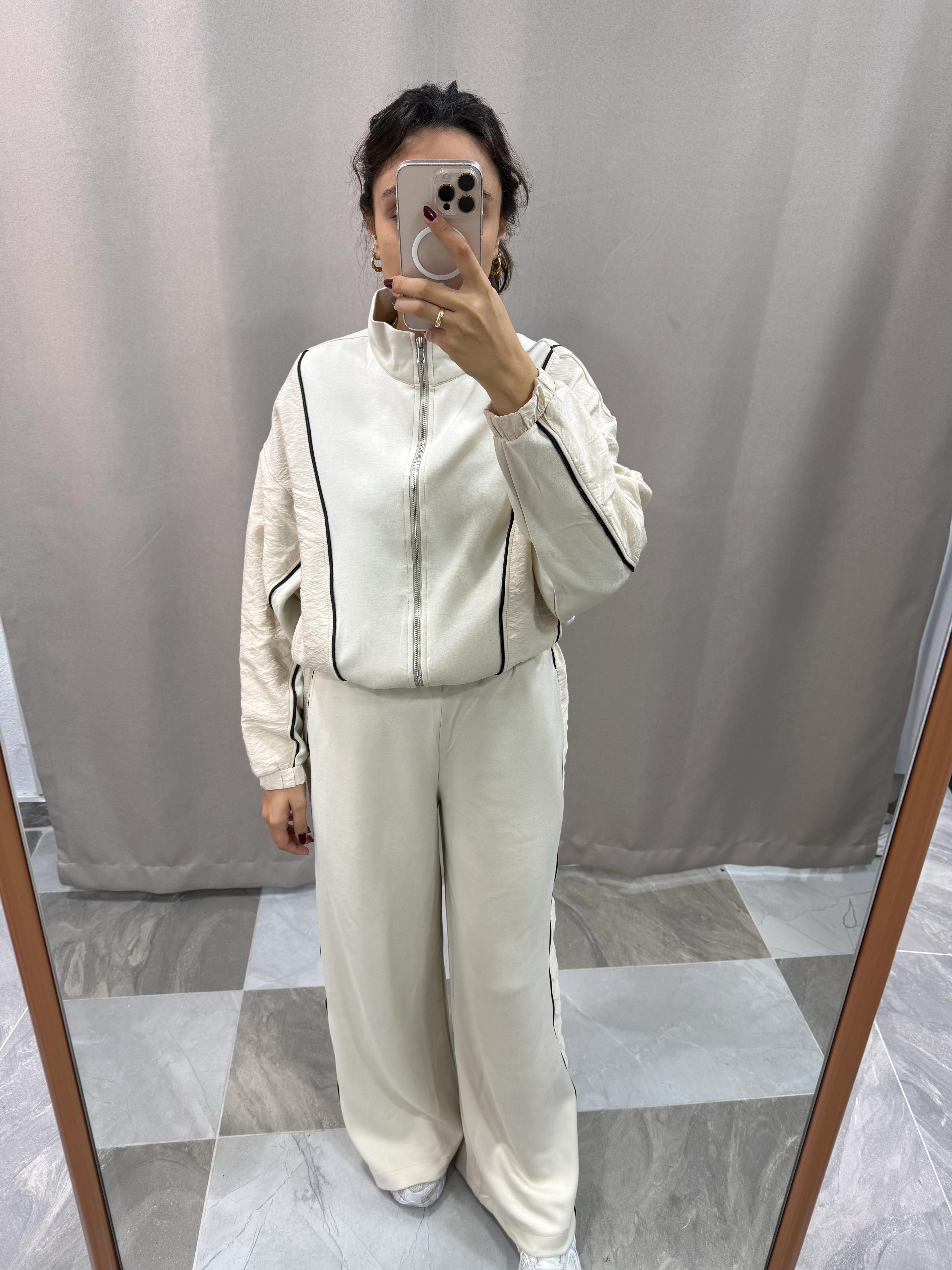 MODAL YAN ŞERİT EŞOFMAN TAKIMI 