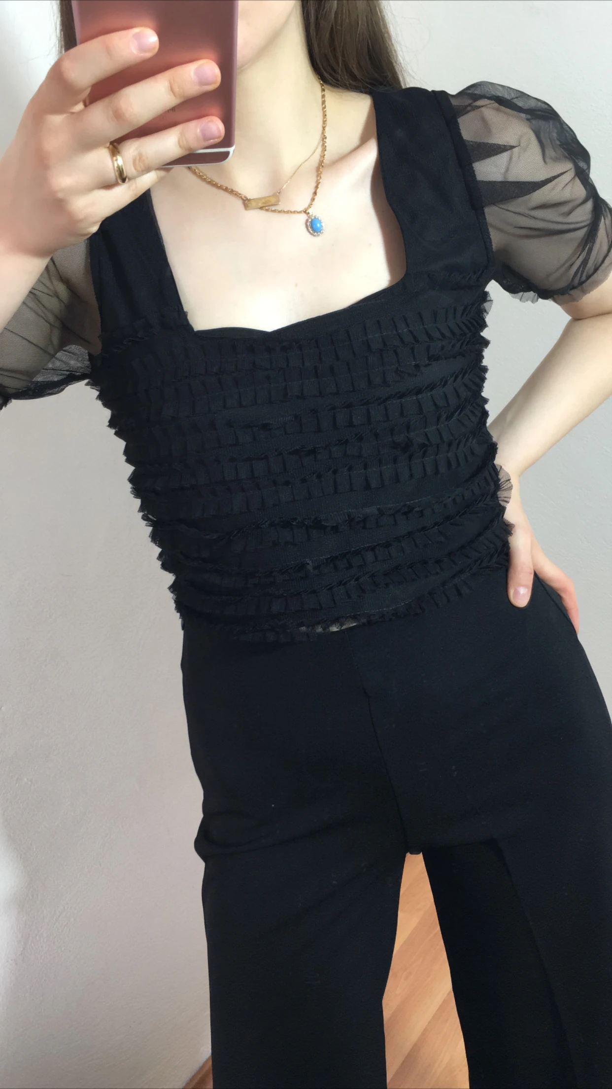 Siyah Fırfır Detay Bluz