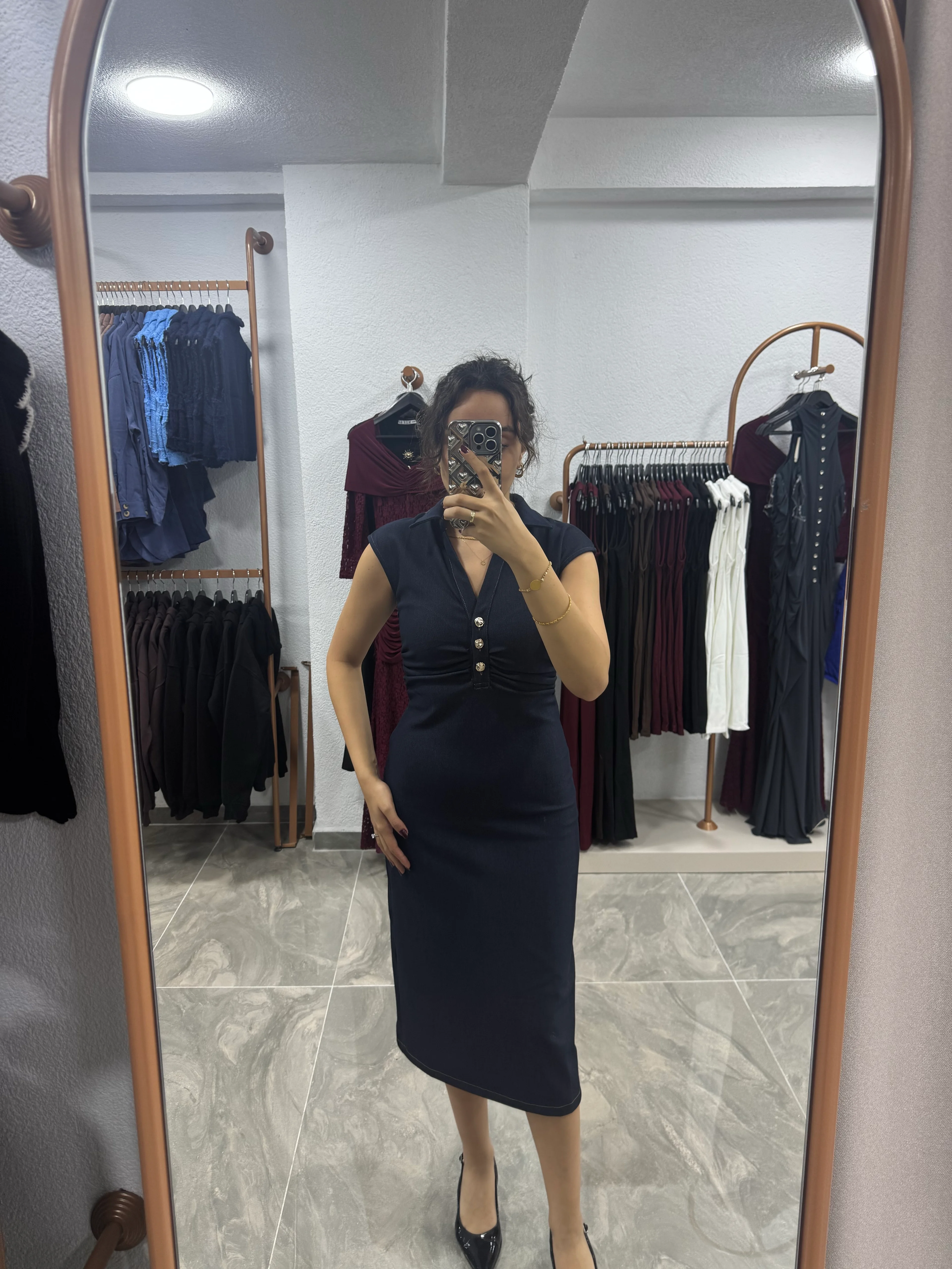 ÜÇ GOLD DÜĞME ELBİSE 