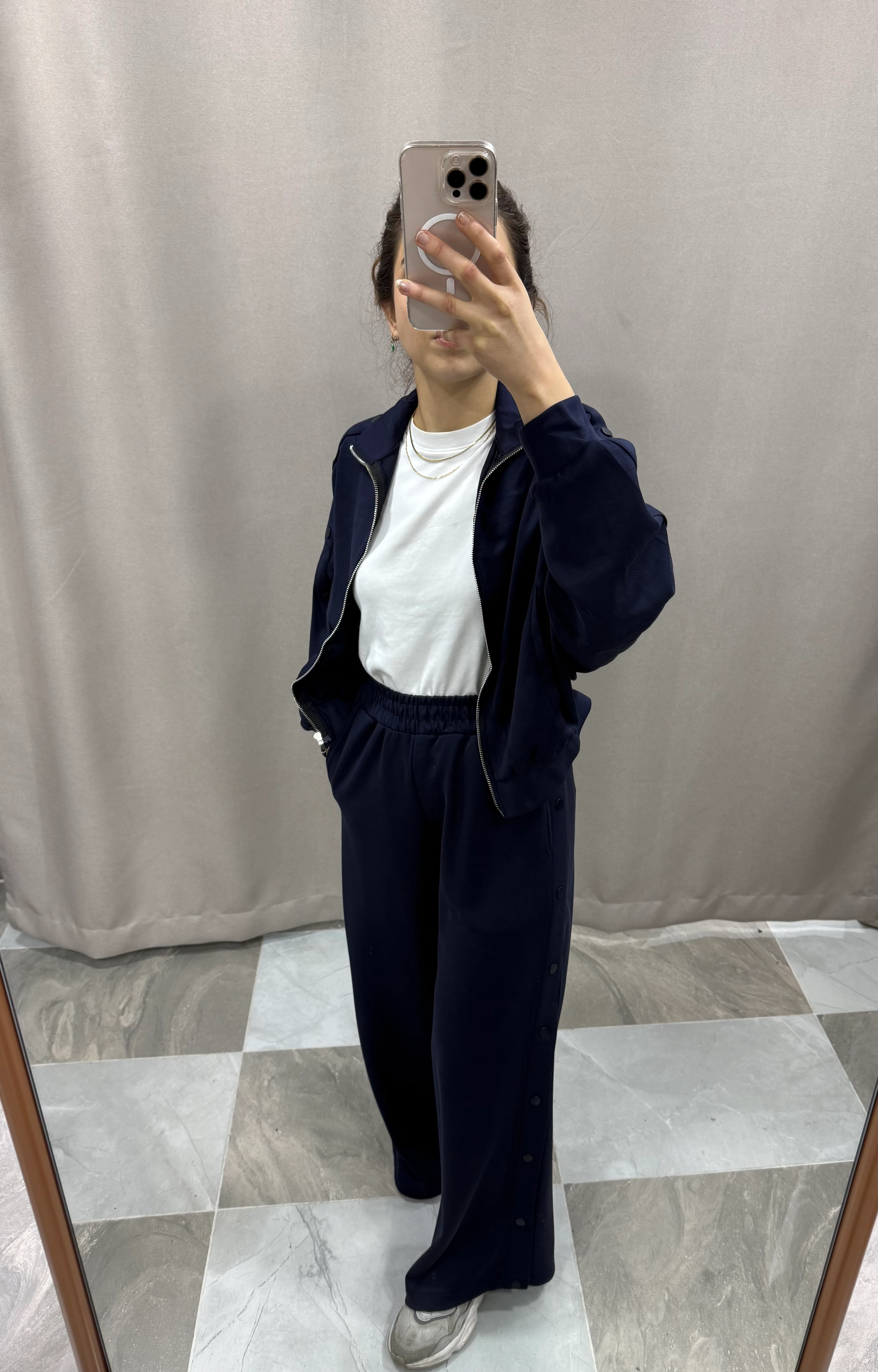 ÇITÇIT DETAYLI EŞOFMAN TAKIMI